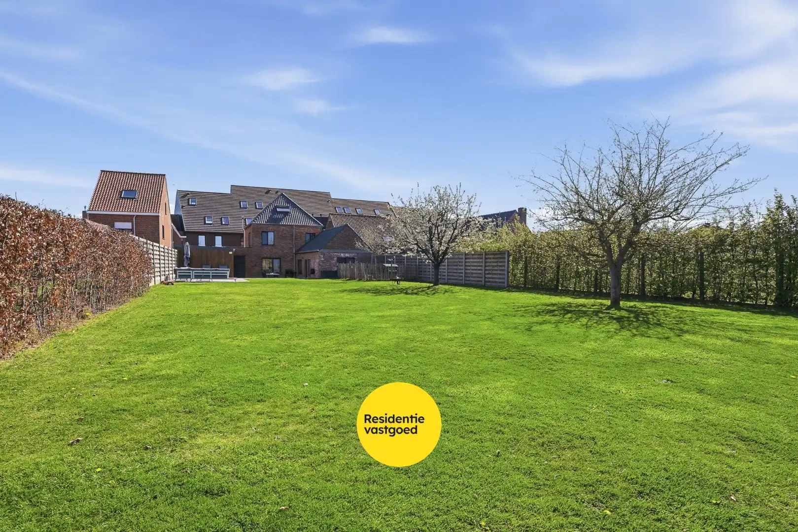 Volledig gerenoveerde alleenstaande woning op toplocatie in Zedelgem foto 11