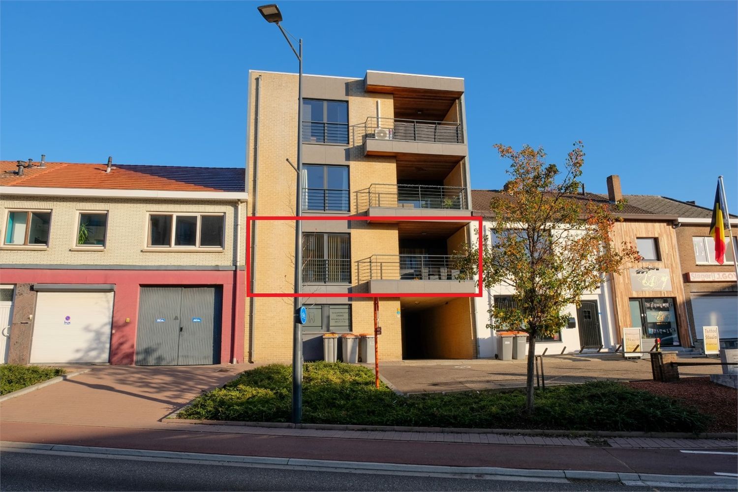 Prachtig appartement met twee autostaanplaatsen te huur in Smeermaas (Lanaken) foto {{pictureIndex}}