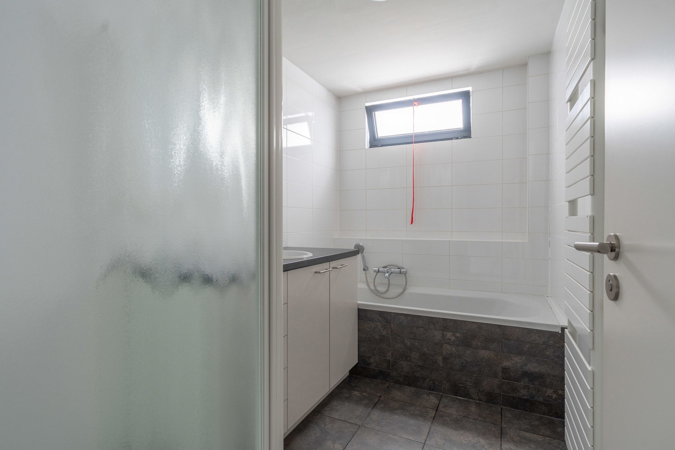 Modern 2-slaapkamer appartement met terras te Turnhout. foto 12