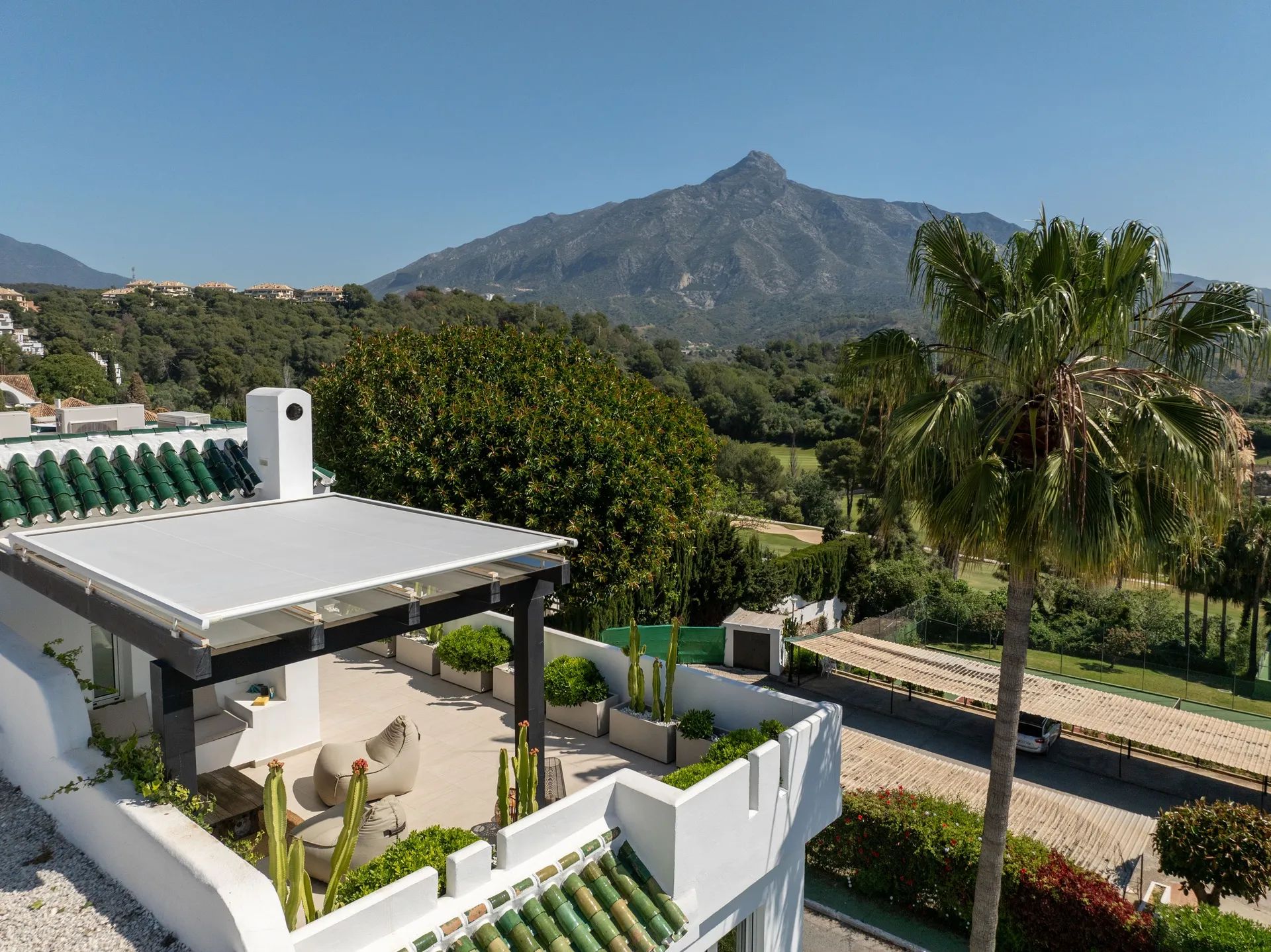 Ongekende luxe en perfecte locatie: prachtige vakantiewoning in Nueva Andalucia foto 23