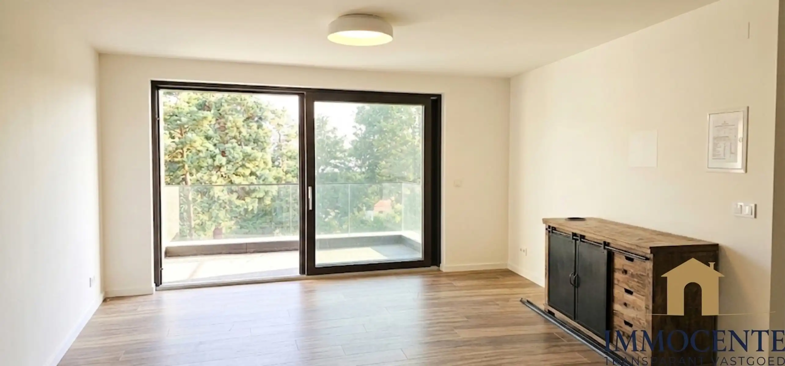 Gerenoveerde woning met riante leefkeuken, 3 slaapkamers, garage en gezellige tuin in rustige buurt foto 7