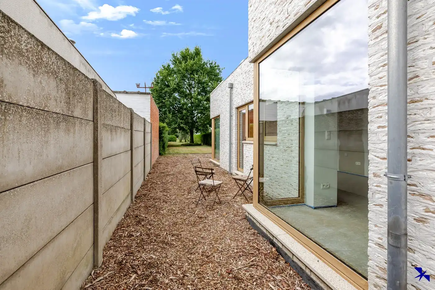 Stijlvol gerenoveerde woning op groenligging foto 7