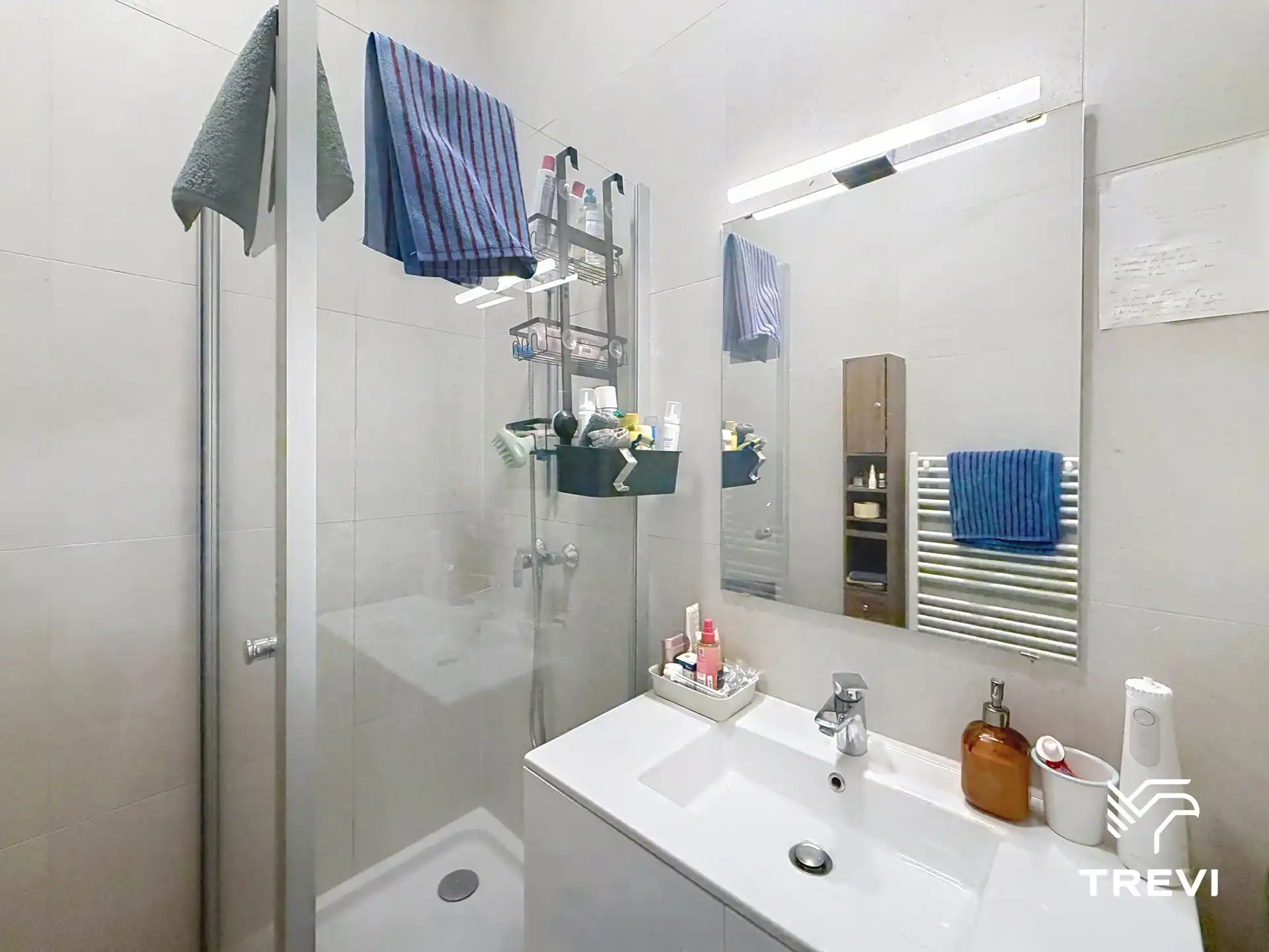 Mooi appartement met 2 slaapkamers en een terras foto 8