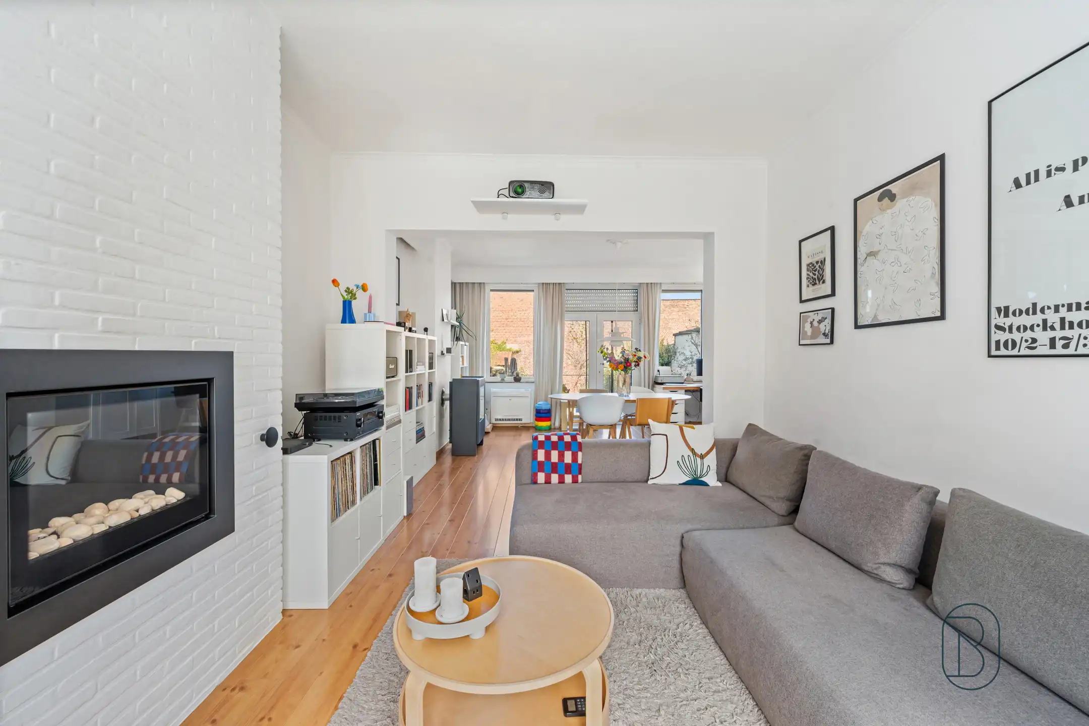 Instapklare woning met zonnige tuin in hartje Kortrijk foto 9