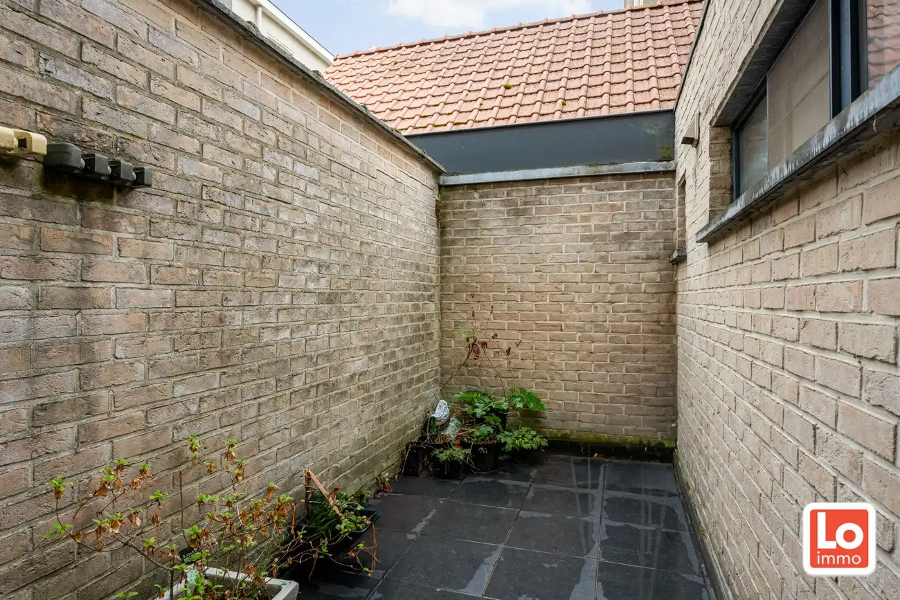 VERKOCHT! Instapklare, modern gerenoveerde lichtrijke stadswoning op een rustige locatie nabij het centrum van Gent! foto 19