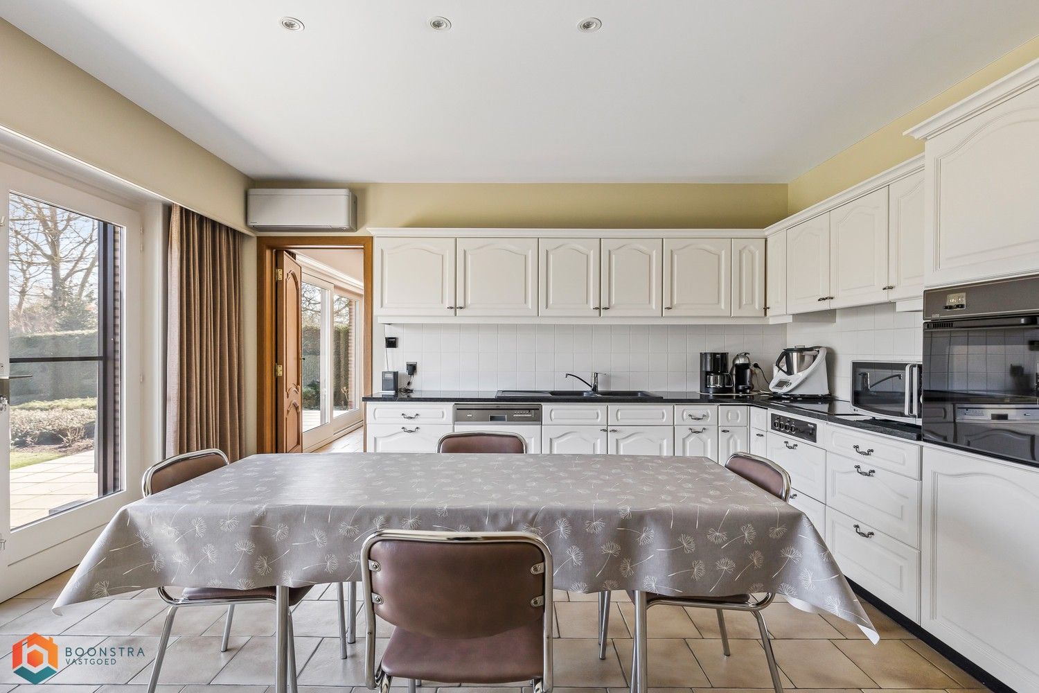 Instapklare woning met 5 slpkrs te OLV-Waver op 1983 m² foto 7