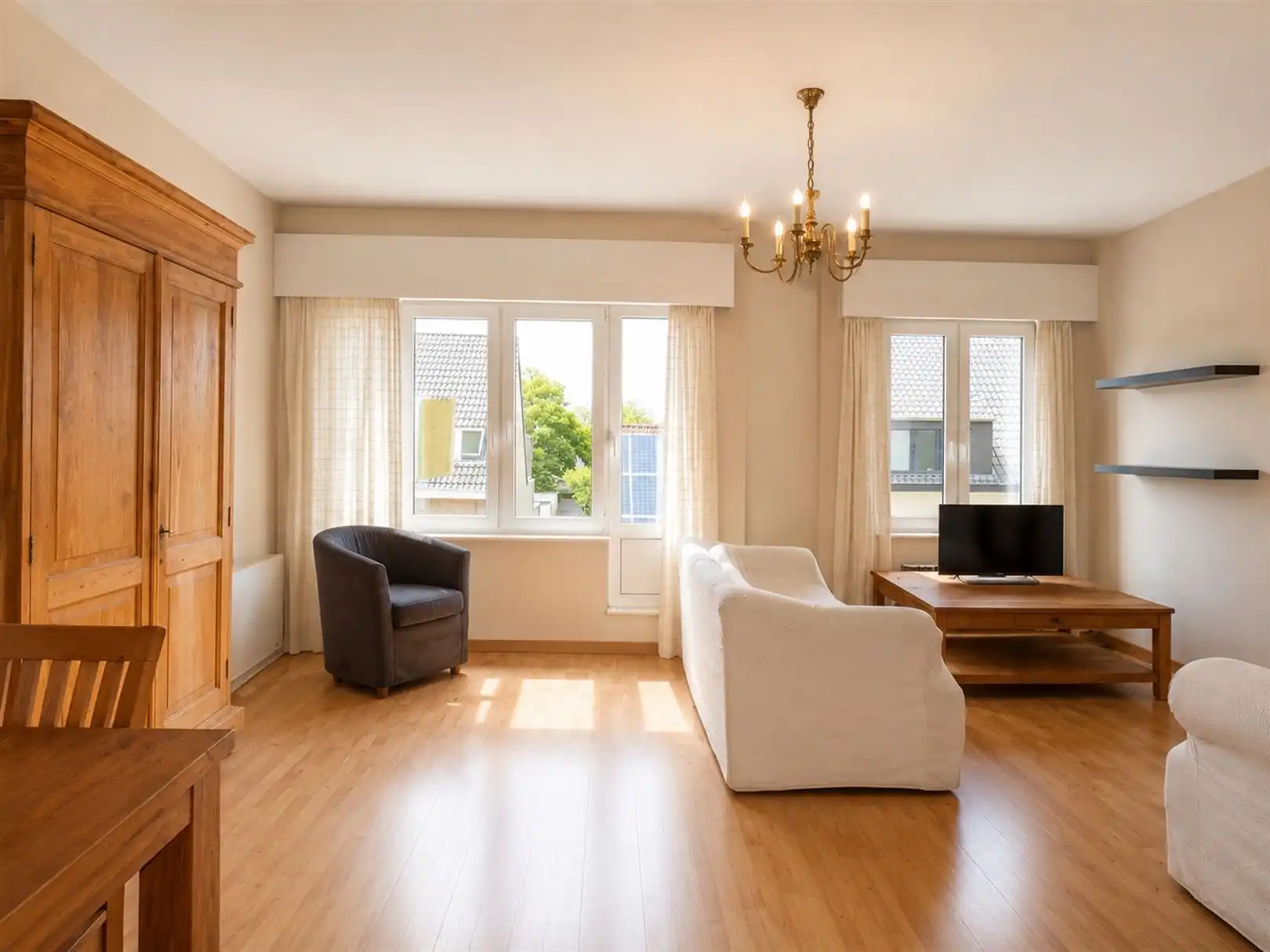 Appartement met twee slaapkamers en terras foto 4