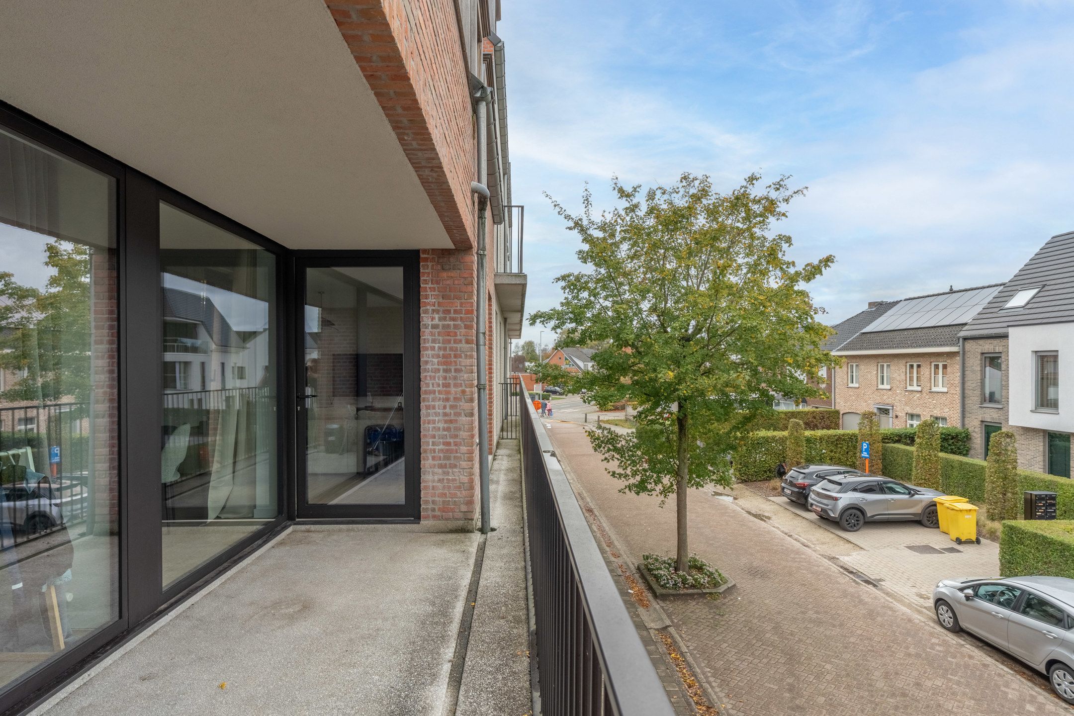 Recent (2019) tweeslaapkamerapp. met terras in het centrum foto 14