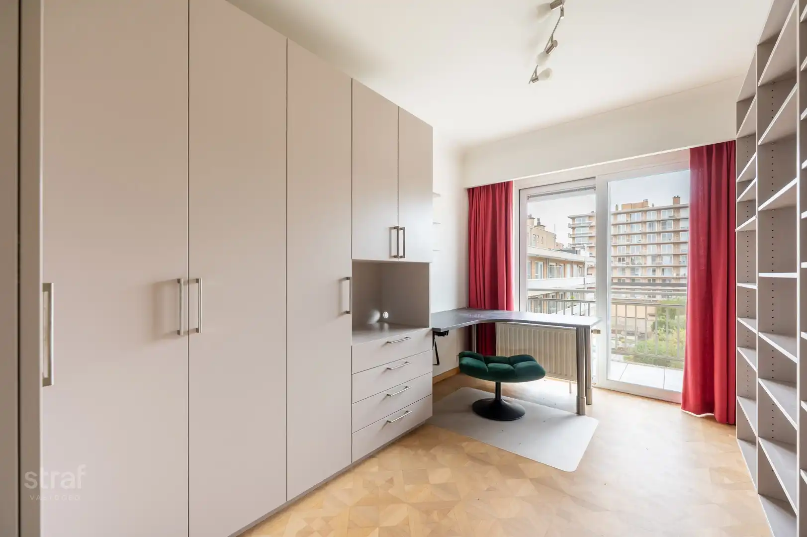 3 slaapkamerappartement met 2 terrassen op Linkeroever foto 11