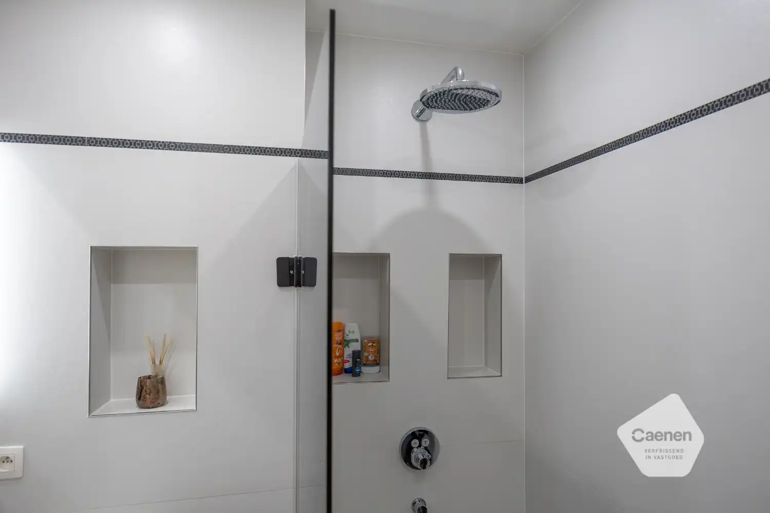 Gerenoveerd drie slaapkamer appartement op centrale ligging foto 18