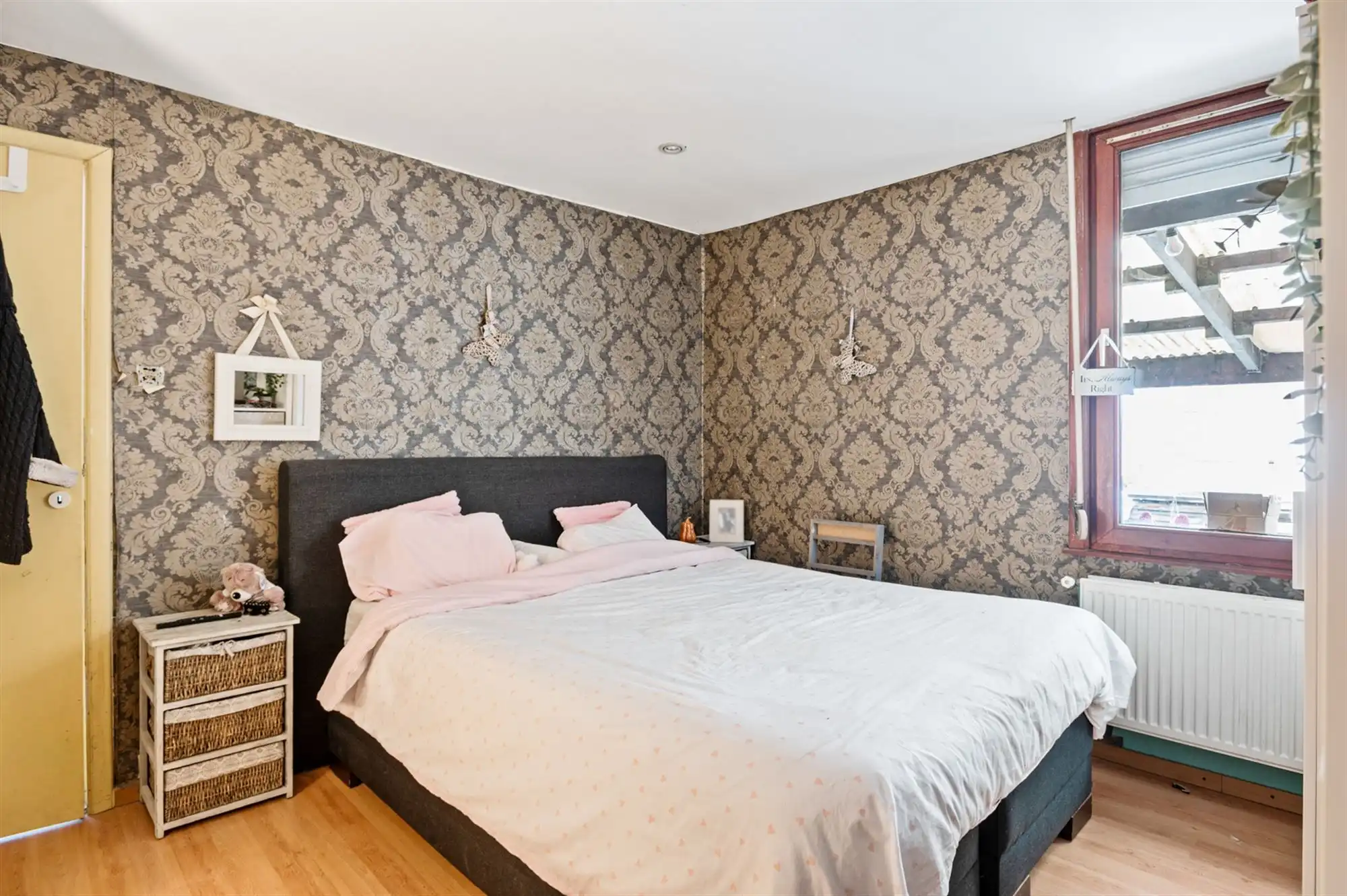 Opbrengsteigendom in handelshart van Merksem aan het plein! foto 8