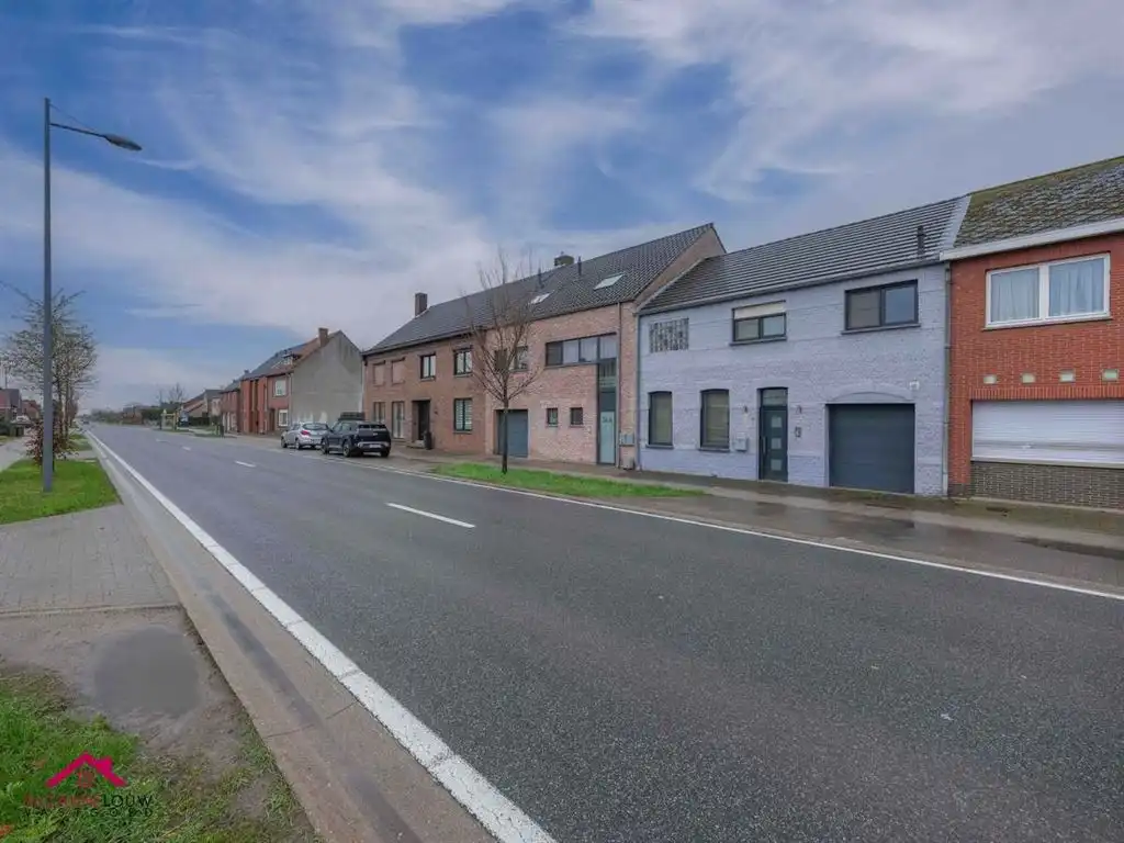 Instapklare gezinswoning met tuin foto 2