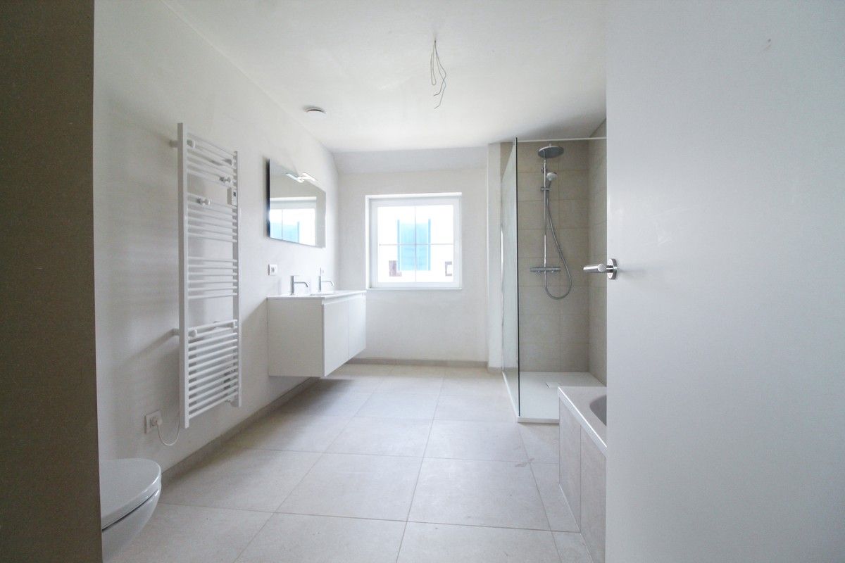 Laatste instapklare nieuwbouwwoning te Wevelgem foto 12