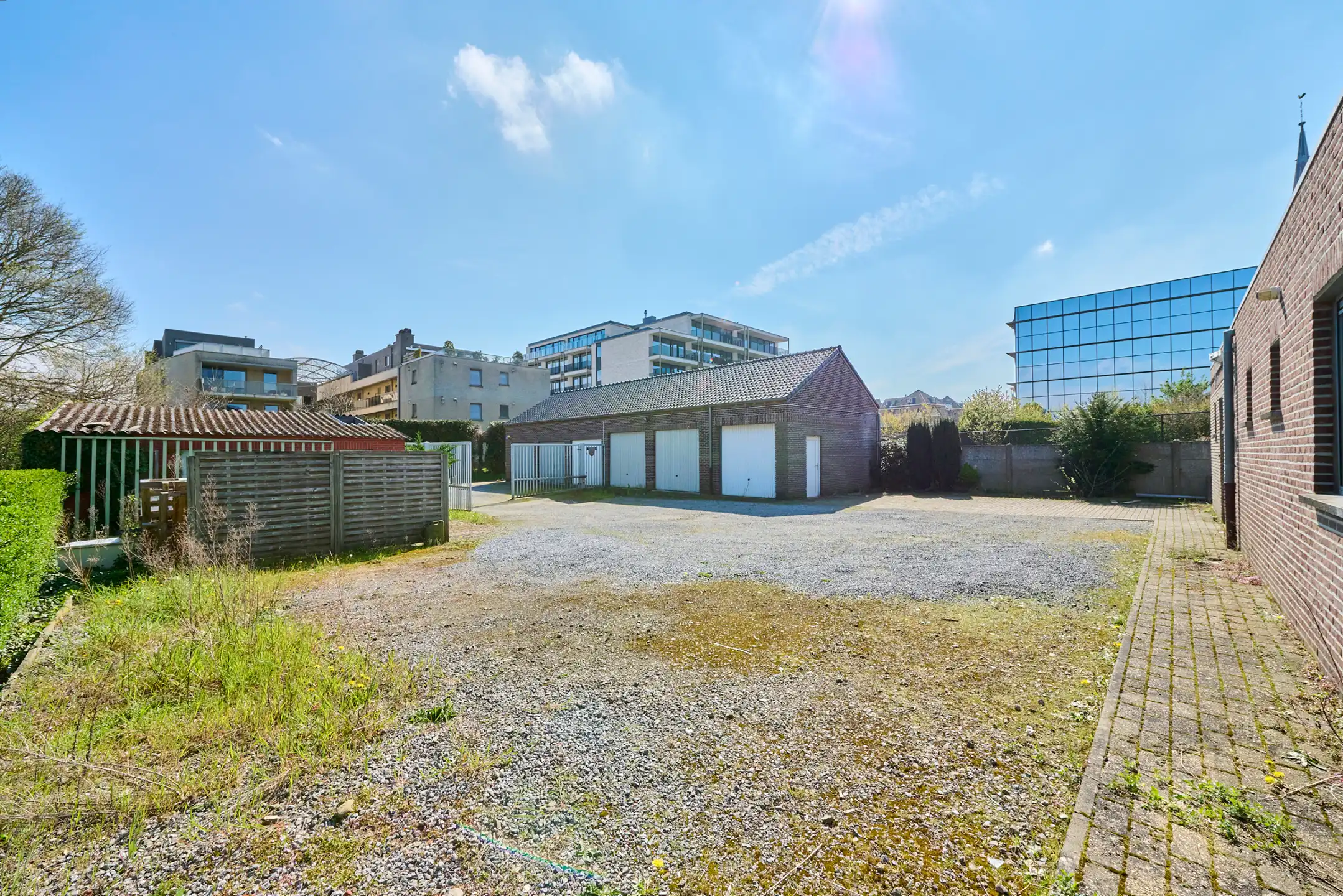 TE KOOP: appartementsblok met handelsgelijkvloers foto 16