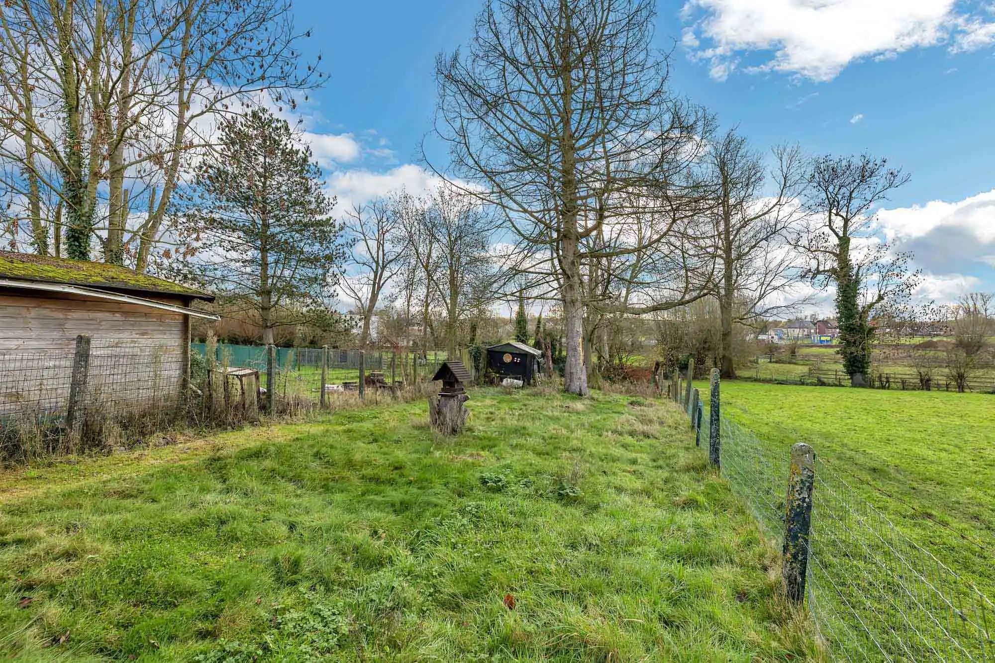 Te renoveren HOB met ruime garages en tuin foto 21