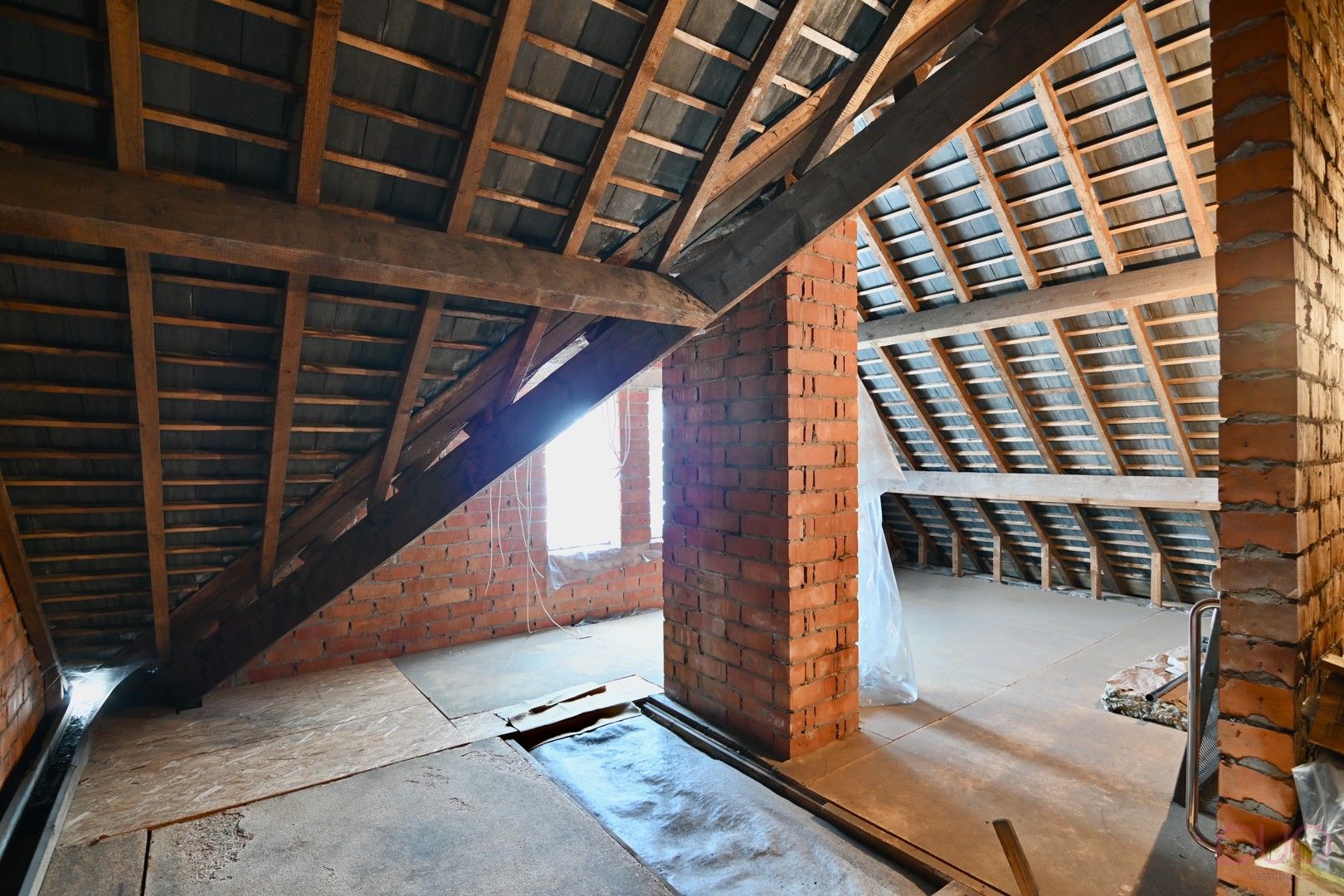 Charmante halfopen gezinswoning nabij het centrum van Sint-Truiden met 2 garages foto 20