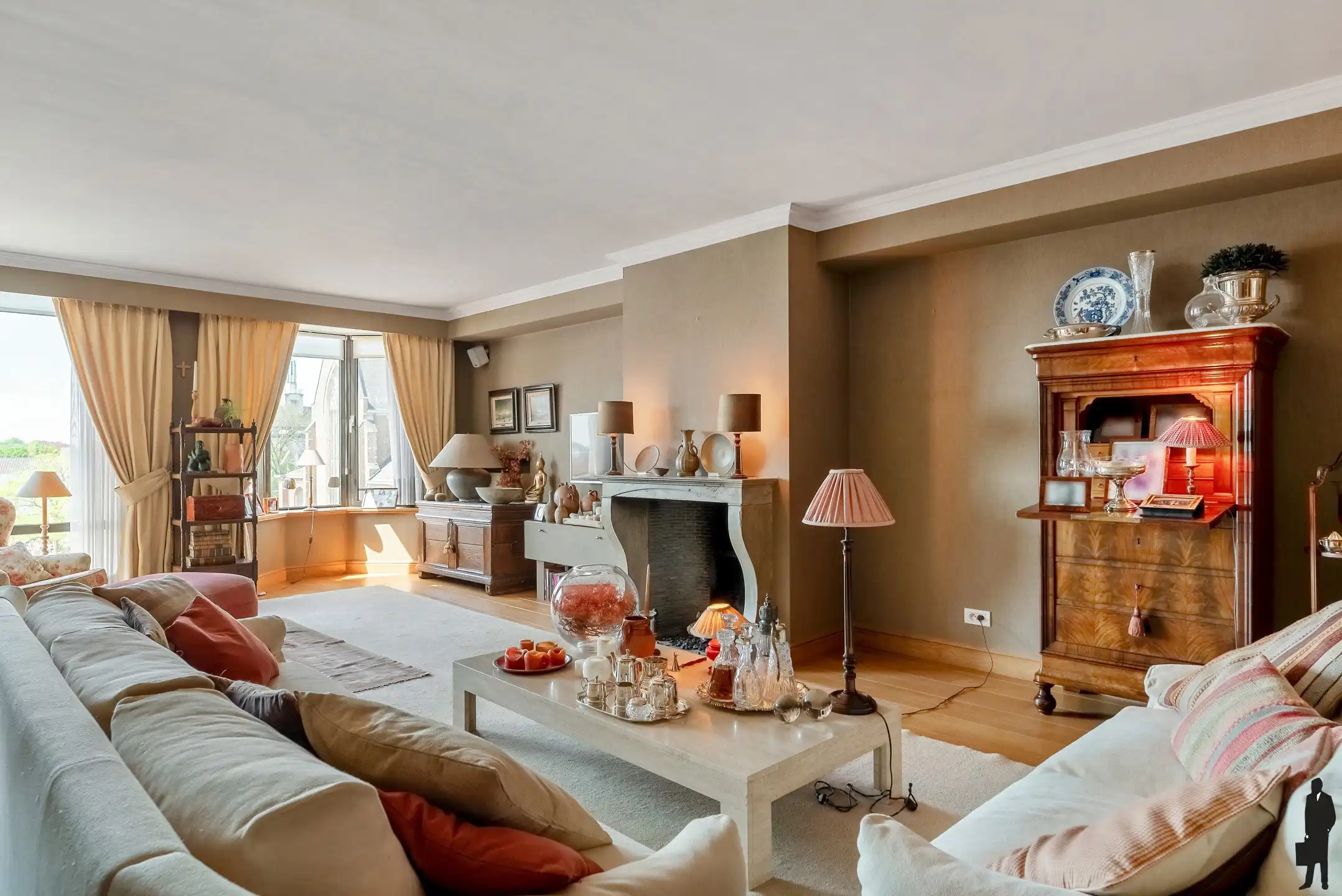 Exclusief appartement van 244m² op de Grote Markt foto 8