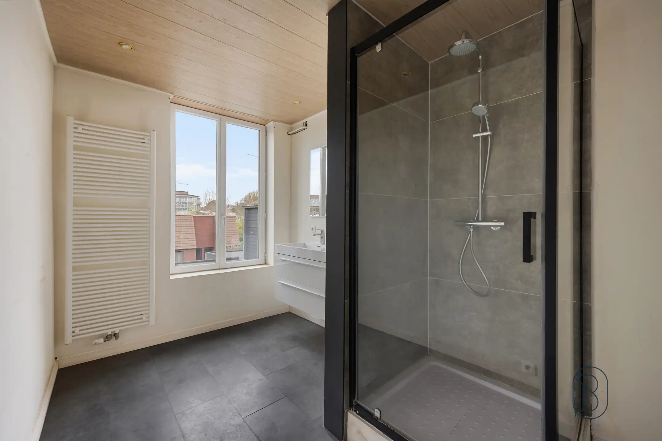 Topgelegen karaktervolle woning met 3 SLK en leuke stadstuin foto 13