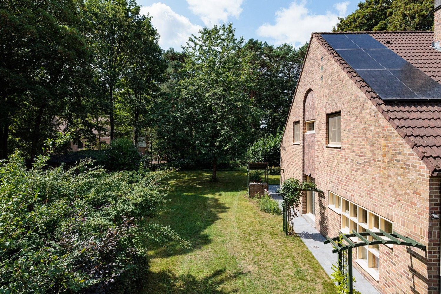 Gunstig gelegen villa op 1.989 m2 in doodlopende straat foto 27