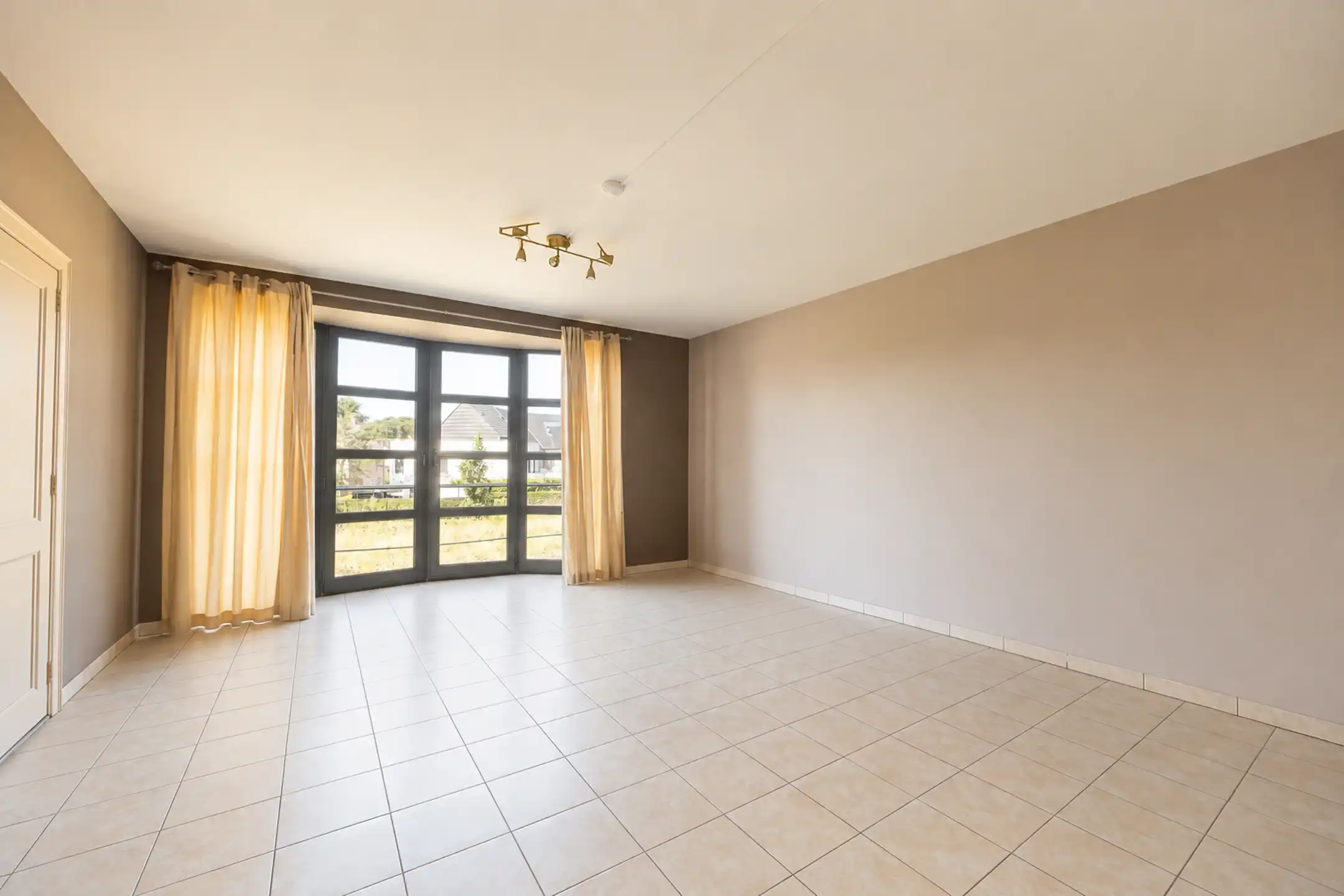 Verzorgd appartement met terras te Lier foto 4