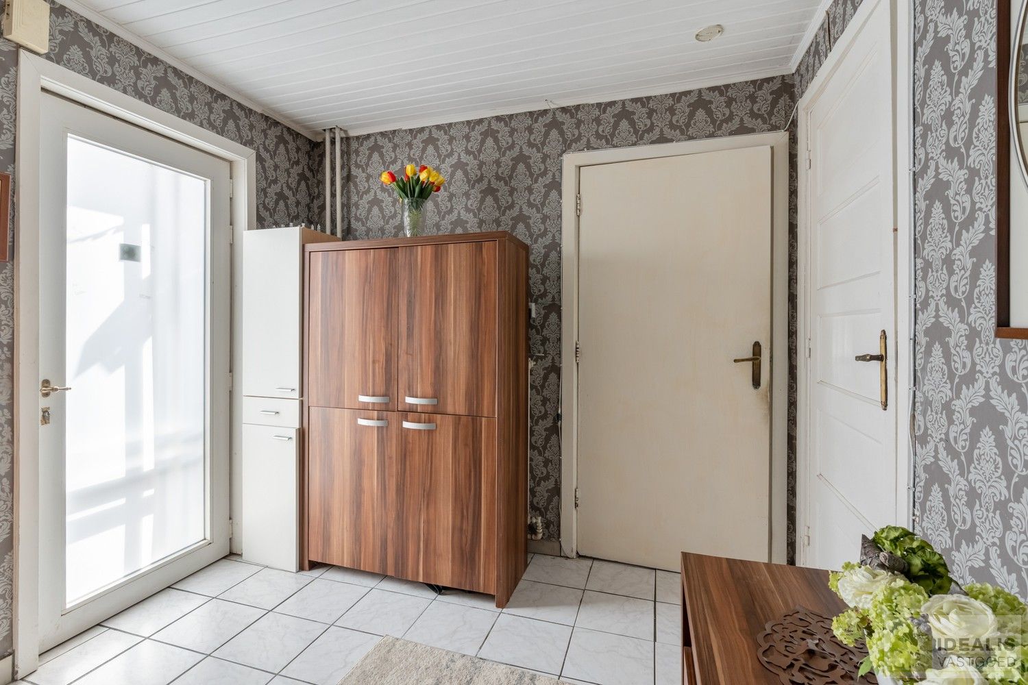 IDEALIS VASTGOED – Ruime eengezinswoning met 4 slaapkamers op een perceel van 4a 18ca vlakbij het centrum van Hamont-Achel, op slechts enkele minuten van de Nederlandse grens. foto 5