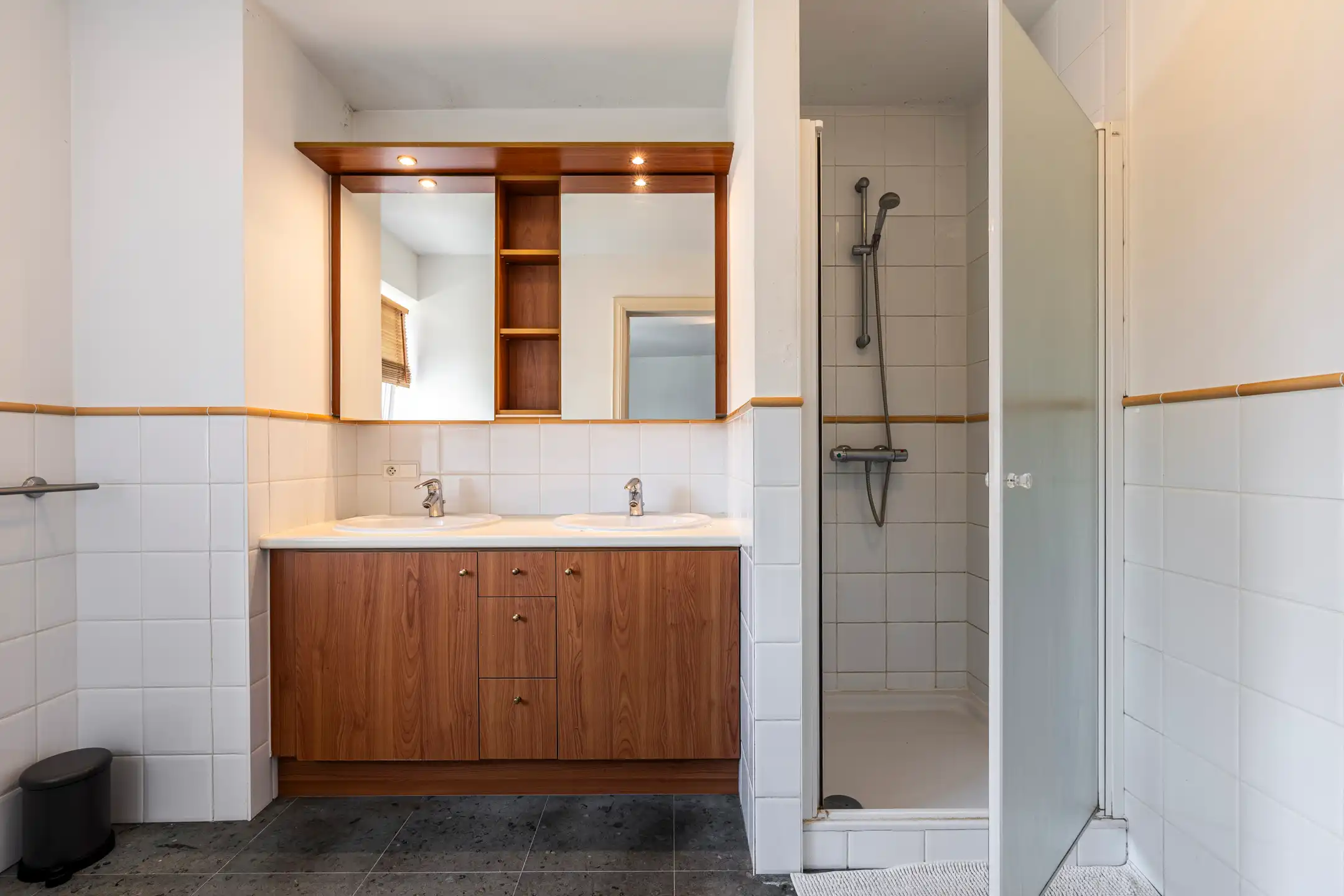 Ruime woning met o.a. 5 slpk, 2 badk, garage ,centrum Poppel foto 13