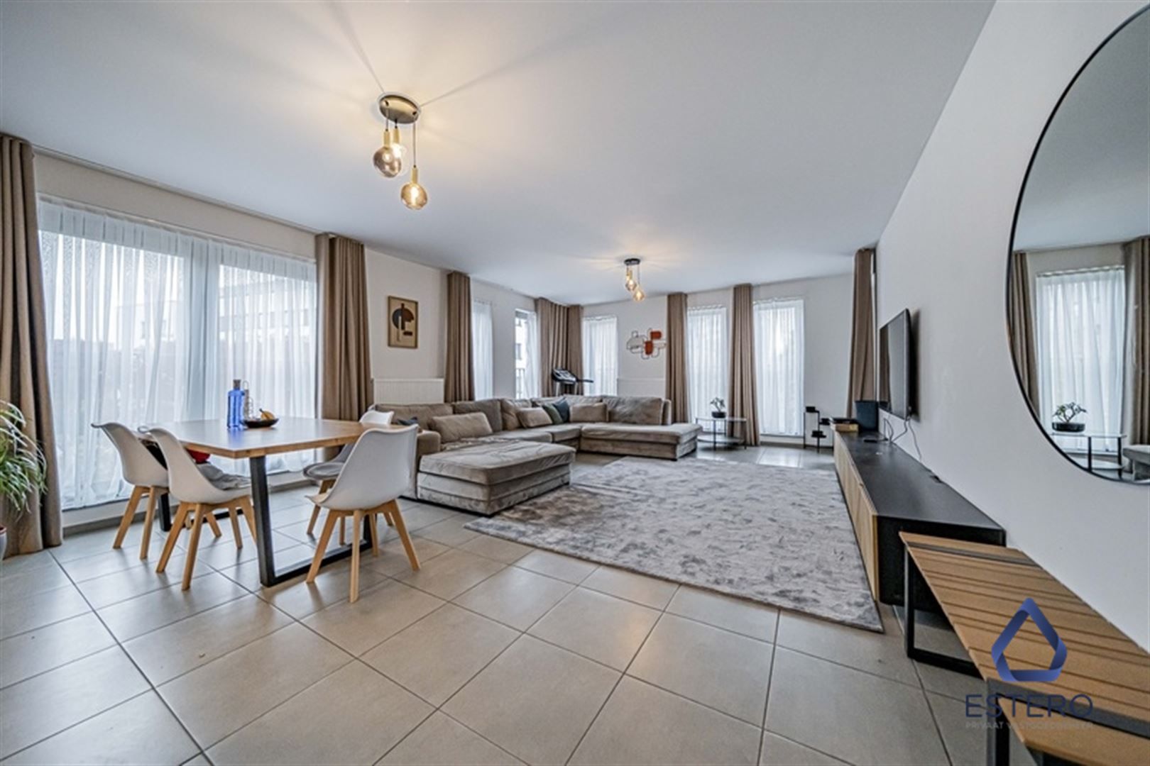 Ruim 3 slaapkamer appartement nabij het centrum van Brussel foto 2