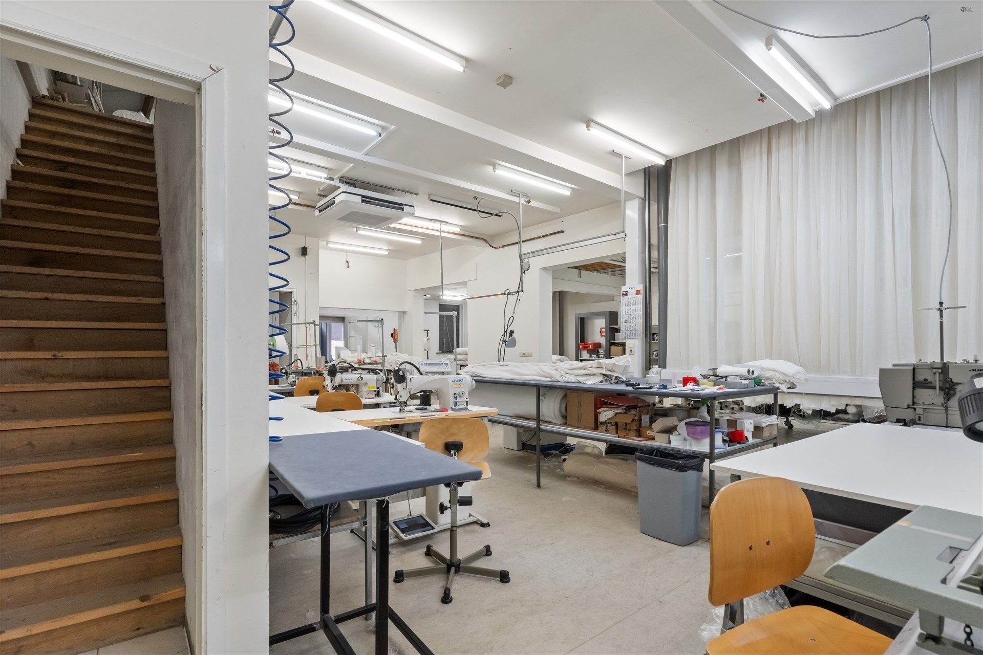 degelijk onderhouden atelier + woonst foto 11