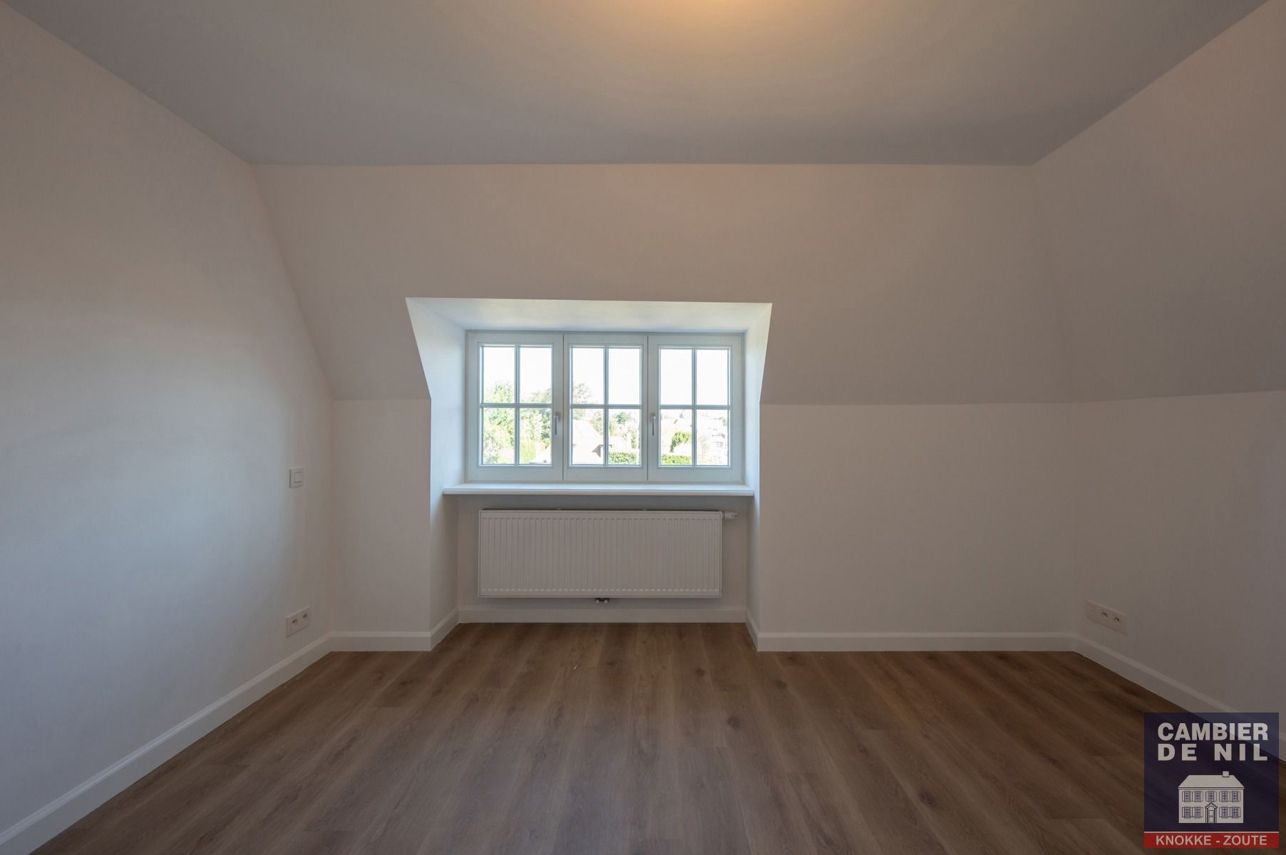 Gerenoveerde, ongemeubelde koppelvilla mmet zuidgerichte tuin - Zoute foto 35