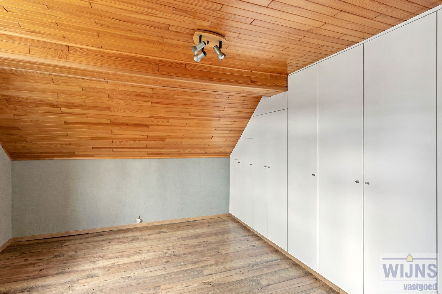 Mooi onderhouden woning met 2 slpkm foto 17
