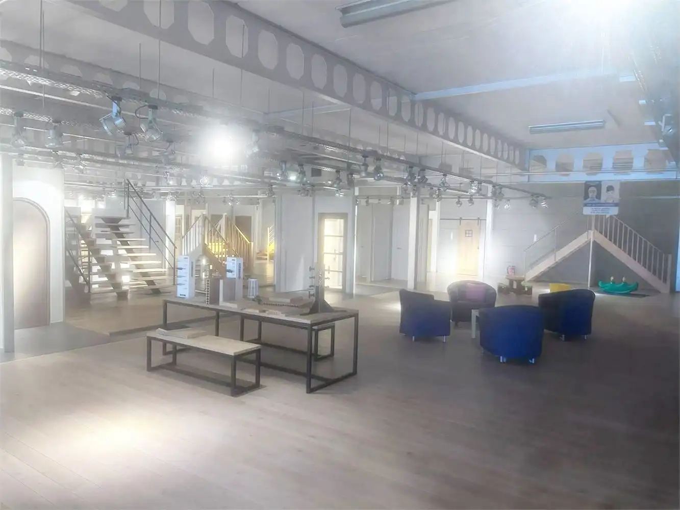 UNIEKE COMMERCIËLE LOCATIE 1.100 M2 MET PARKING foto 4