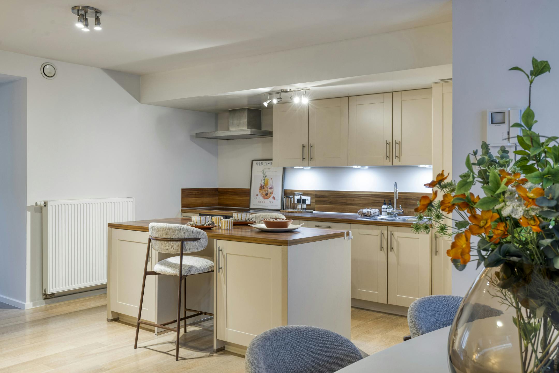 Gelijkvloers appartement met 3 slaapkamers in historisch centrum van Brugge. foto 3