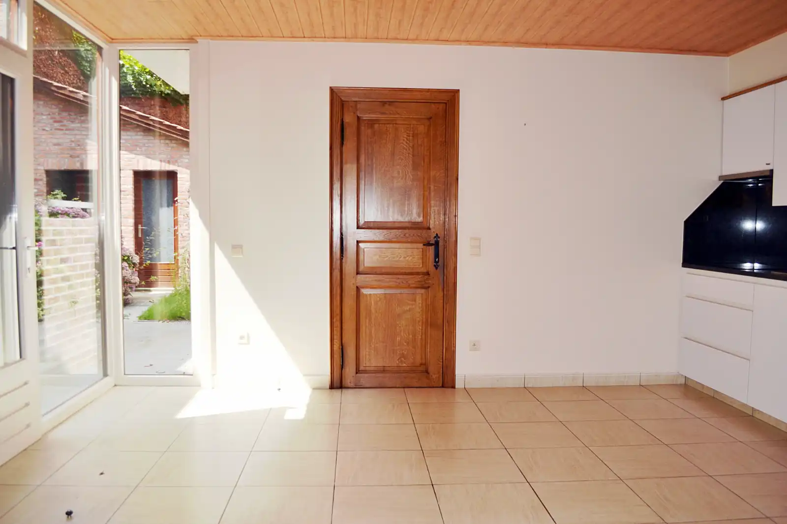 Ruime gezinswoning in het hart van Ardooie! foto 9