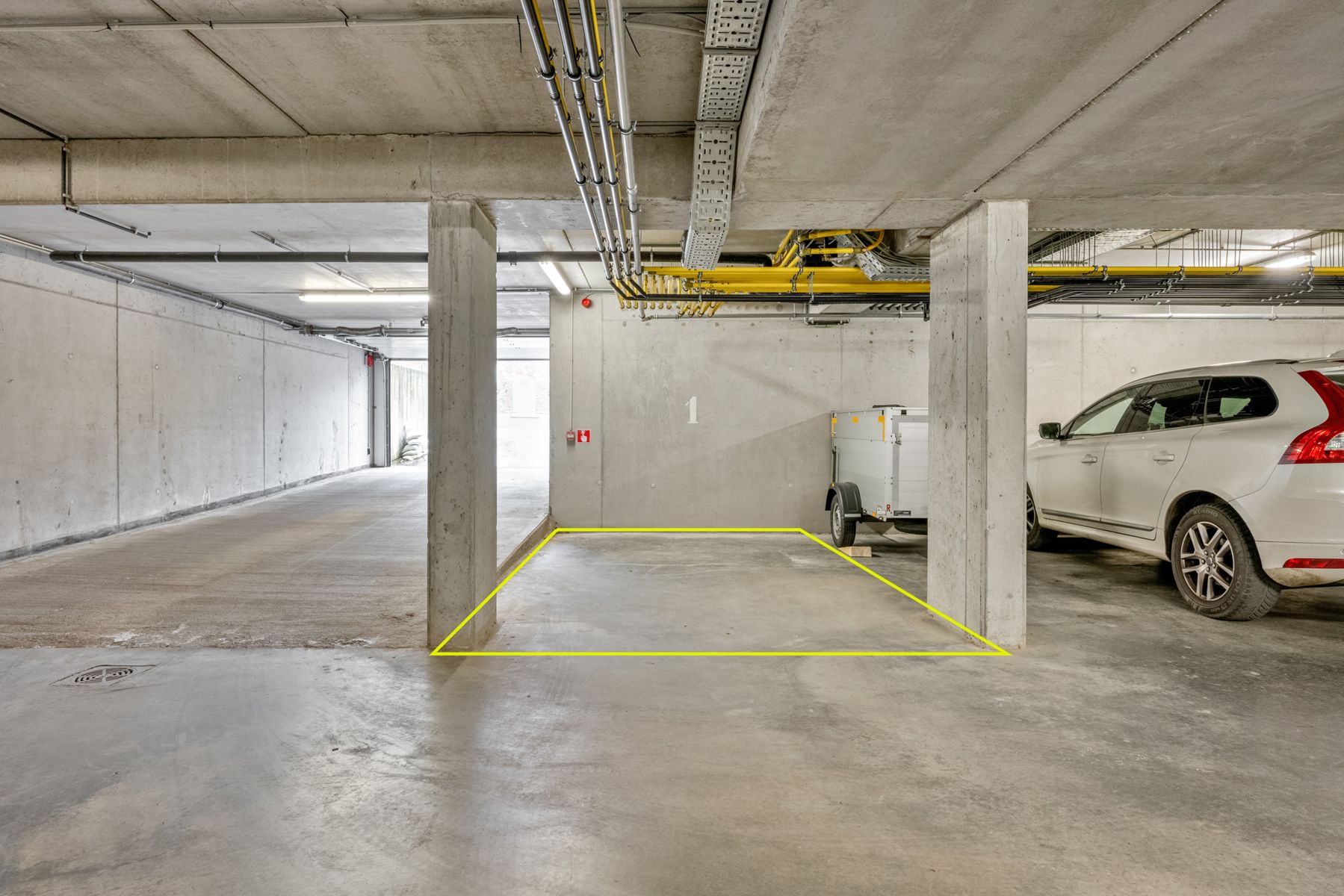Serviceflat met terras en autostaanplaats in Viane foto 17