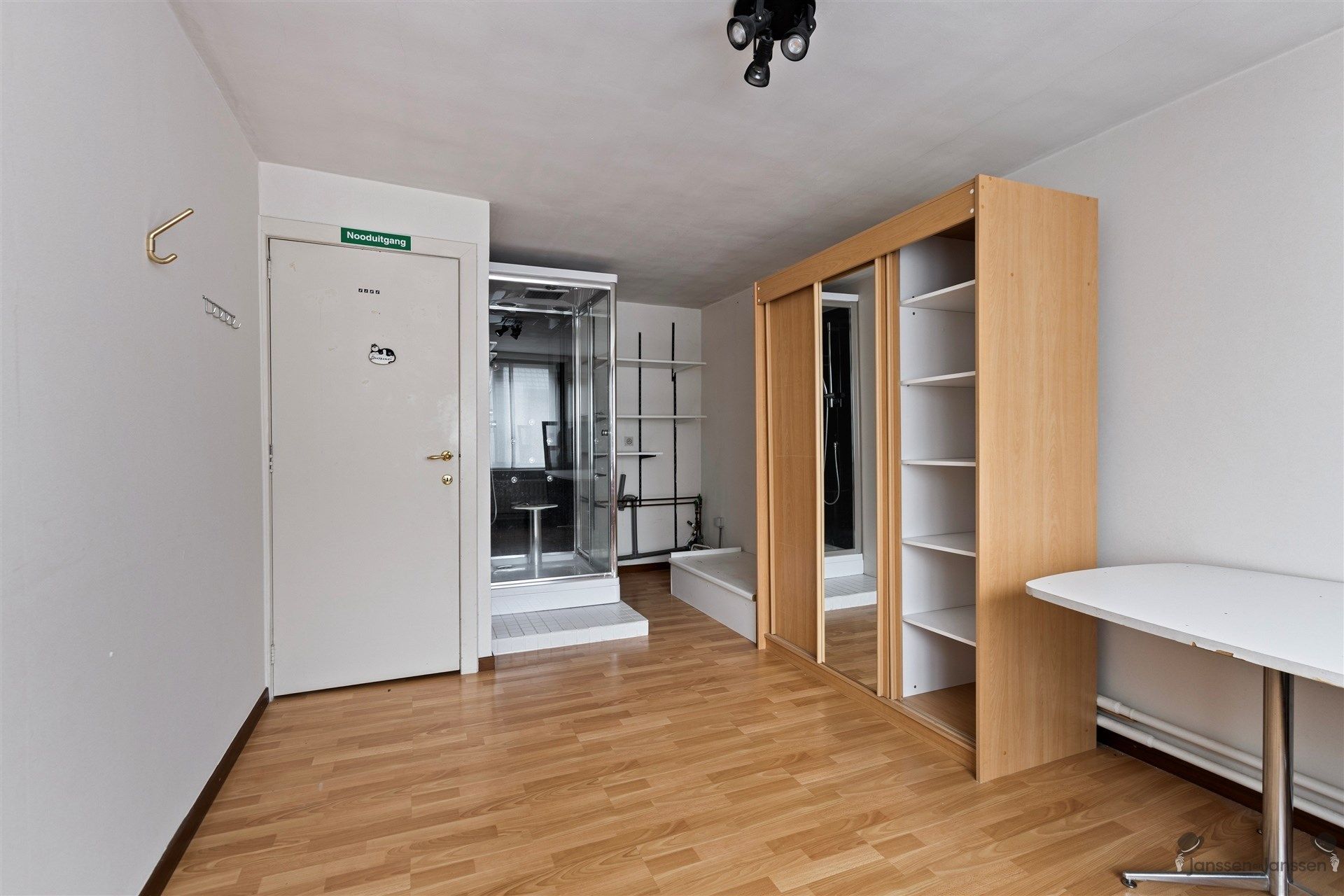 Woning met grote tuin in het centrum van meerhout + 2 garages foto 10