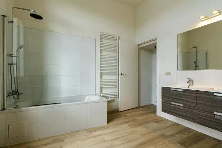 Wonen aan de voet van het station te Berchem foto 11