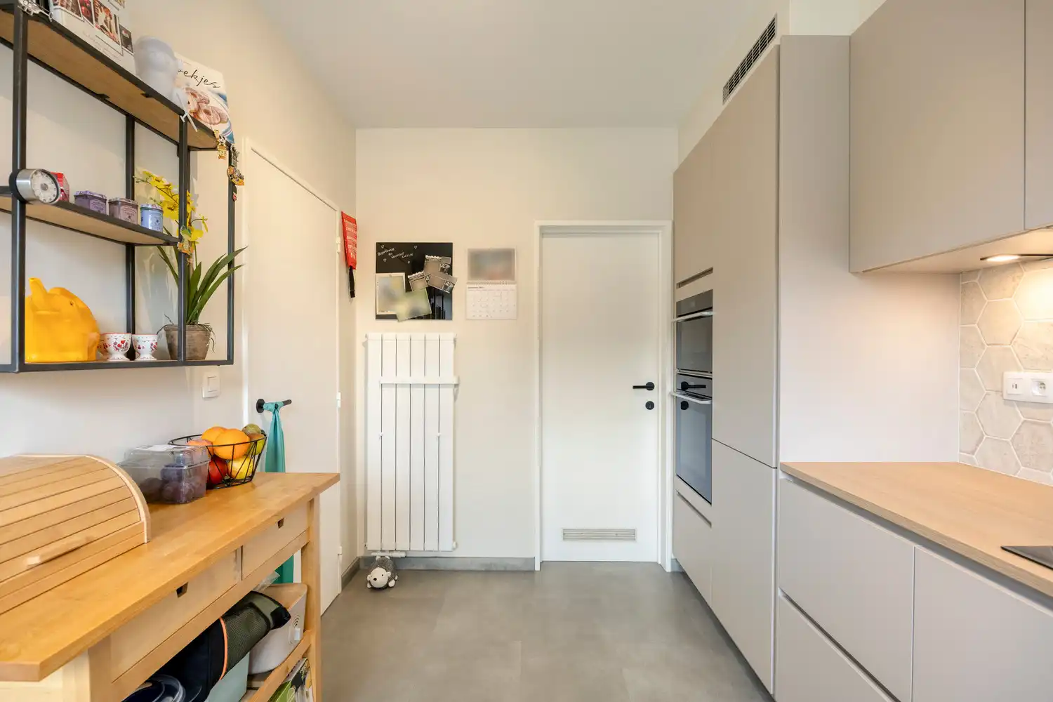 Lichtrijk en ruim 3 slaapkamer appartement met garage! foto 12
