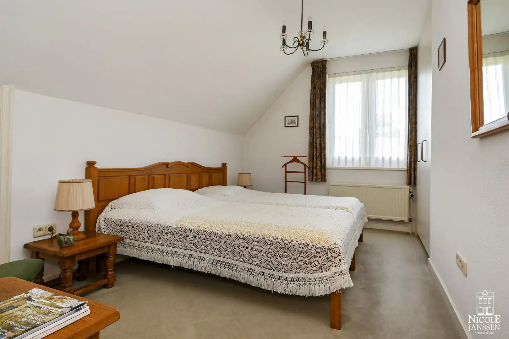 Stijlvol en ruim ingedeeld landhuis met grote tuin in het centrum foto 20