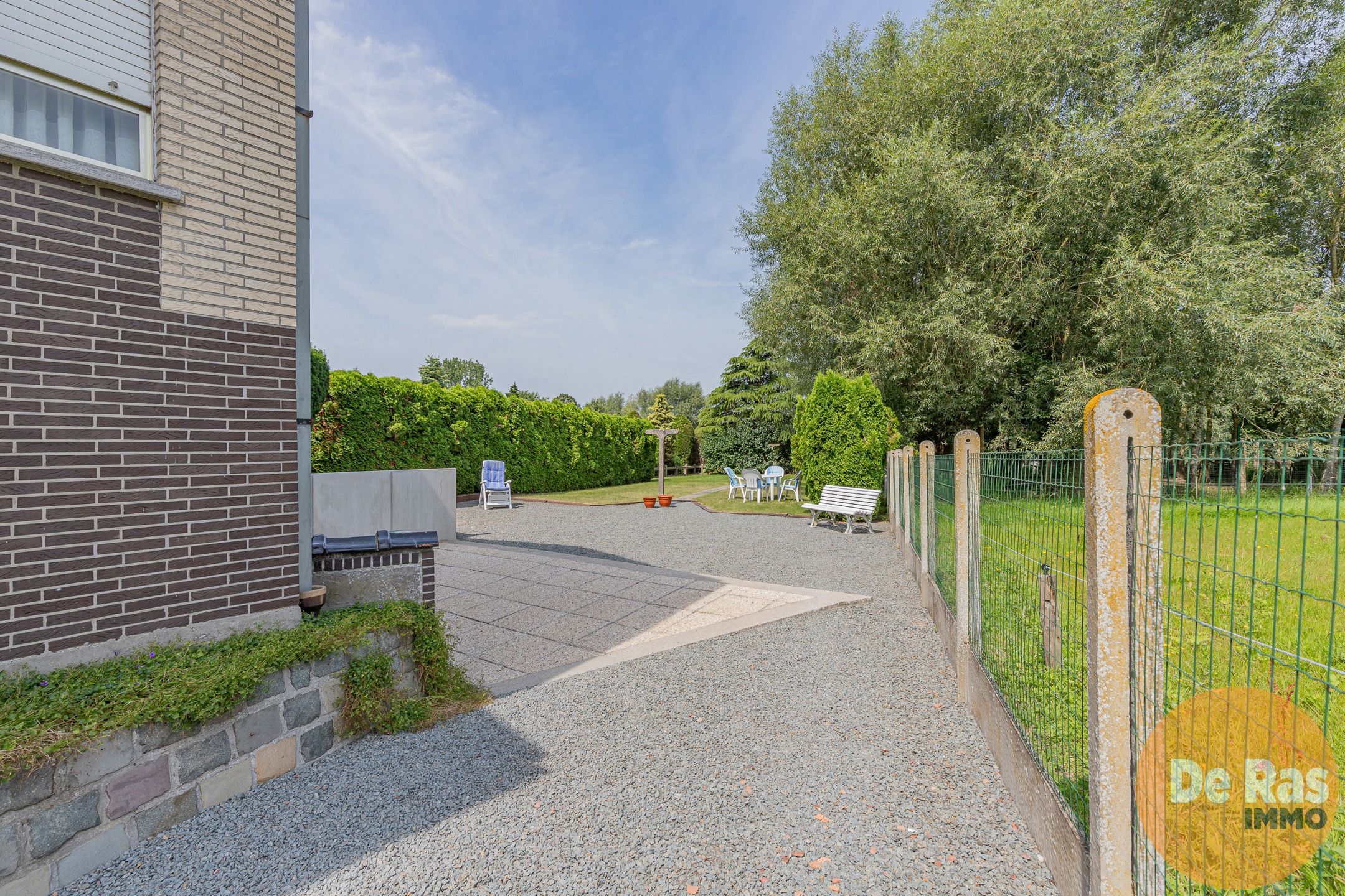 BURST - Goed onderhouden 4-gevelwoning op een leuke locatie foto 6