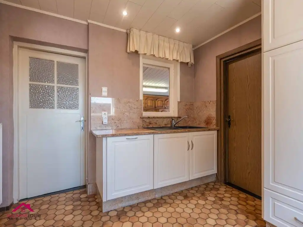 Te renoveren woning op ruim perceel foto 21