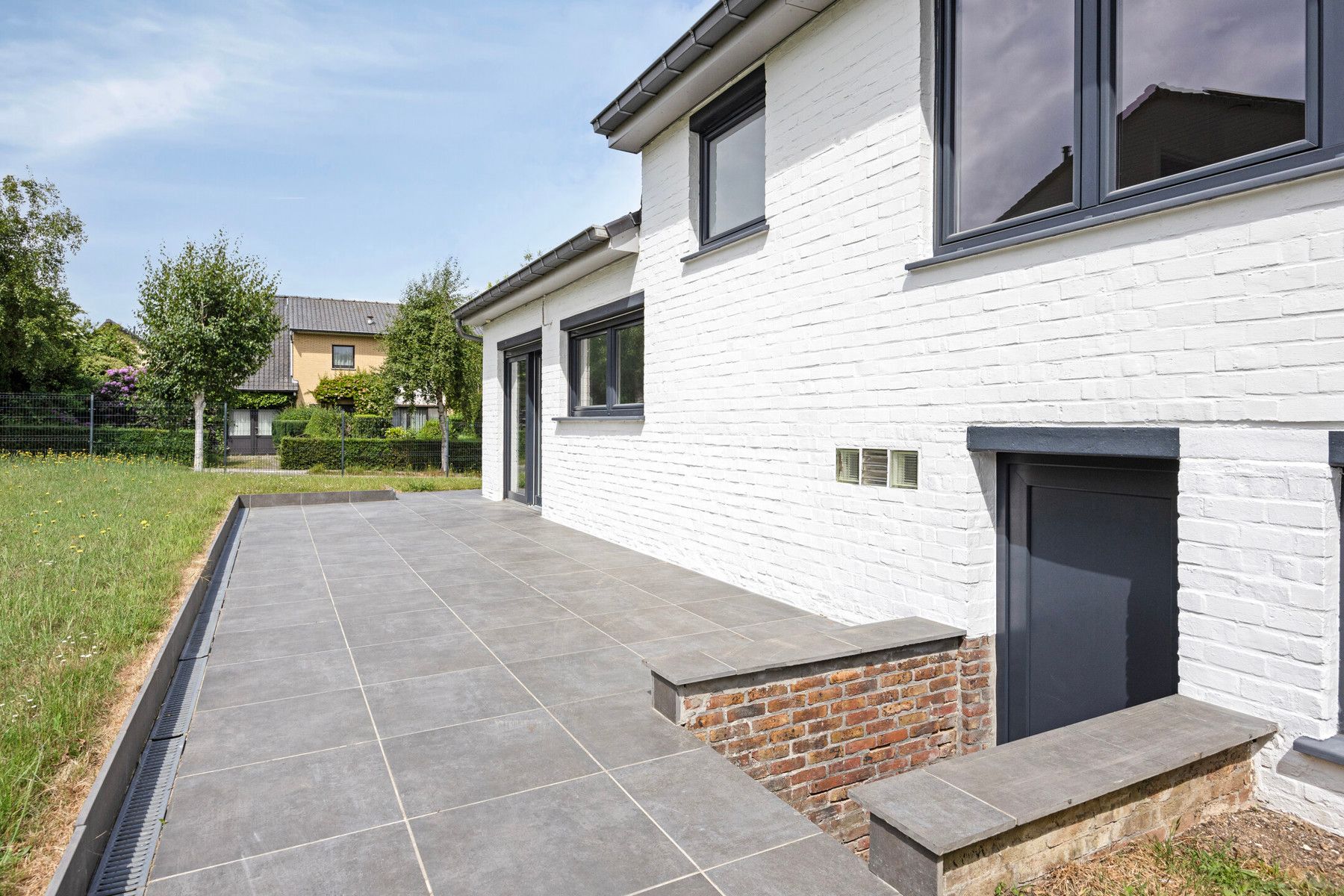 Gezinswoning met 3 slaapkamers, tuin en garage nabij centrum foto 8