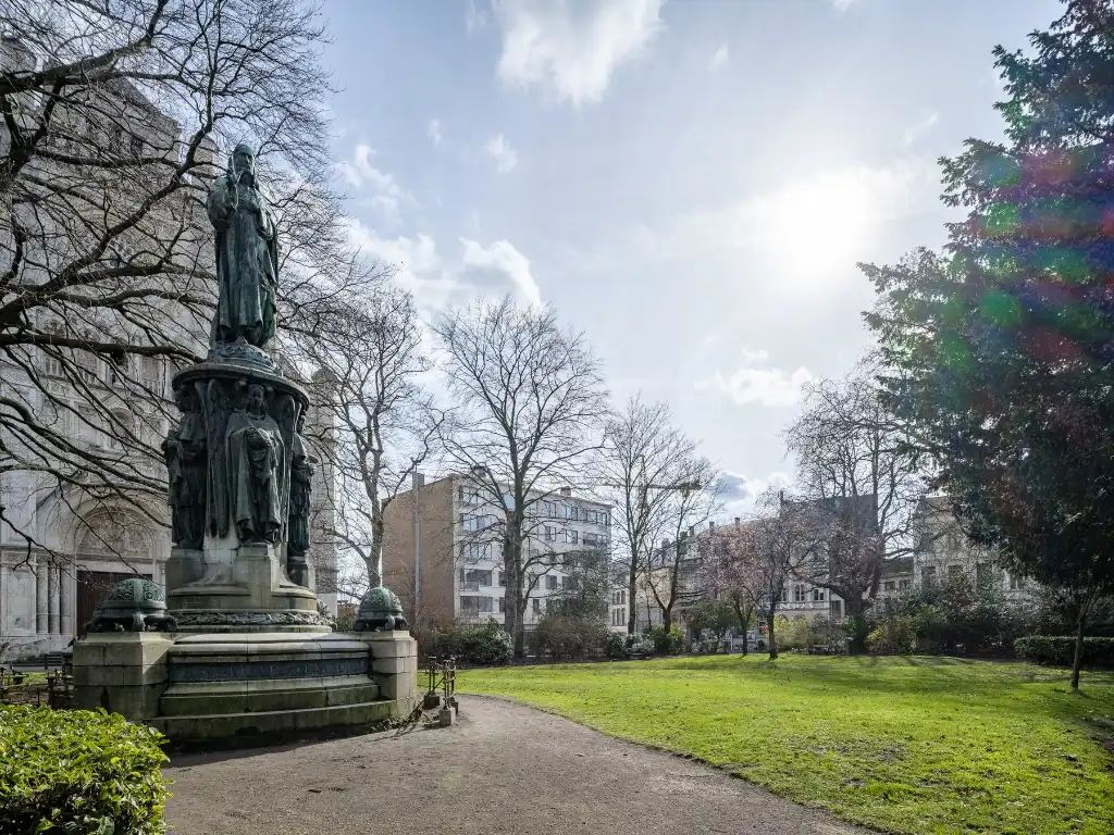 Lichtrijke duplexstudio met authentiek karakter nabij het Zuidpark foto 10