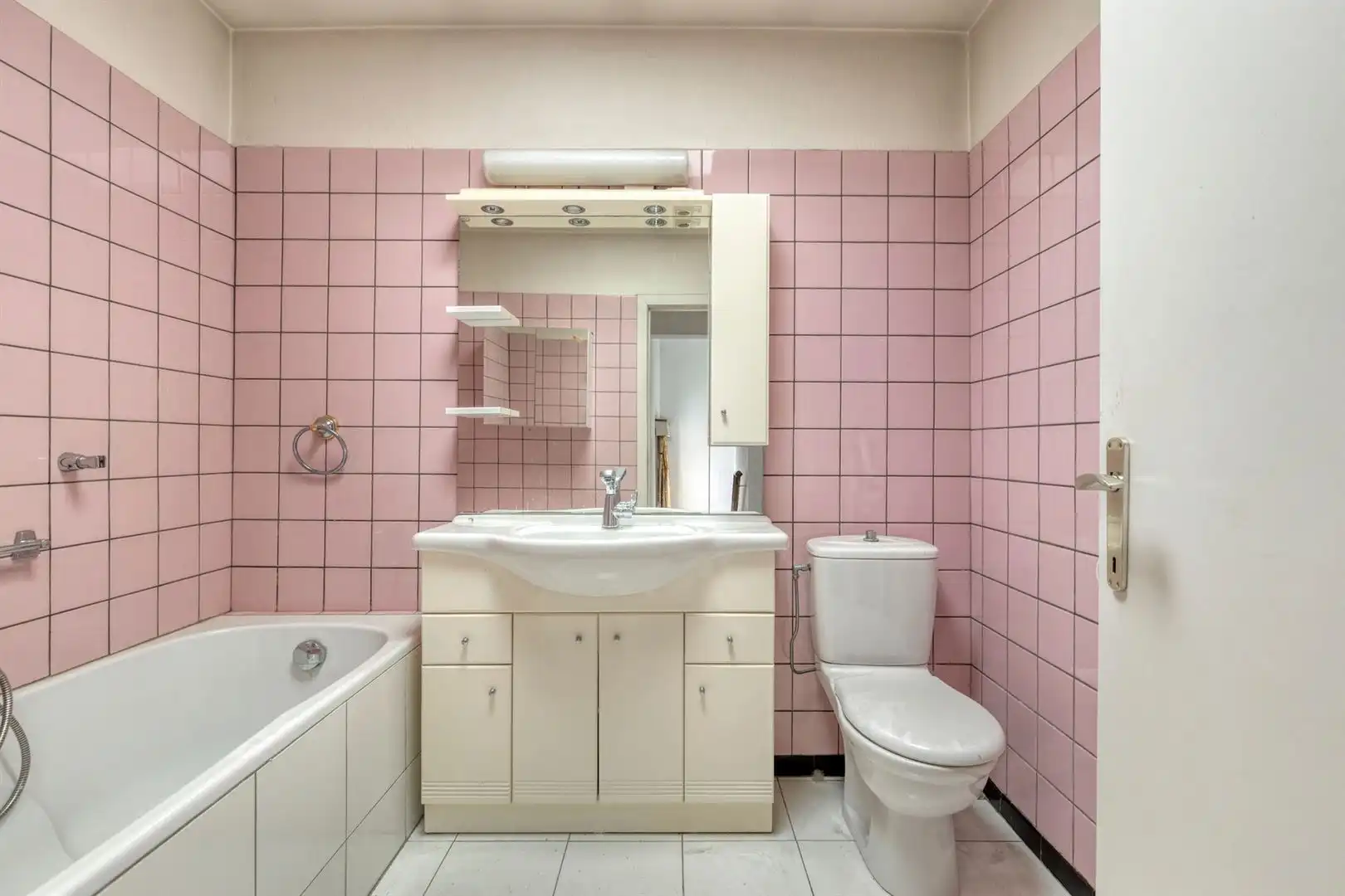 Te renoveren bel-étage met garage en 4 slaapkamers gelegen aan het station van Gent. foto 21