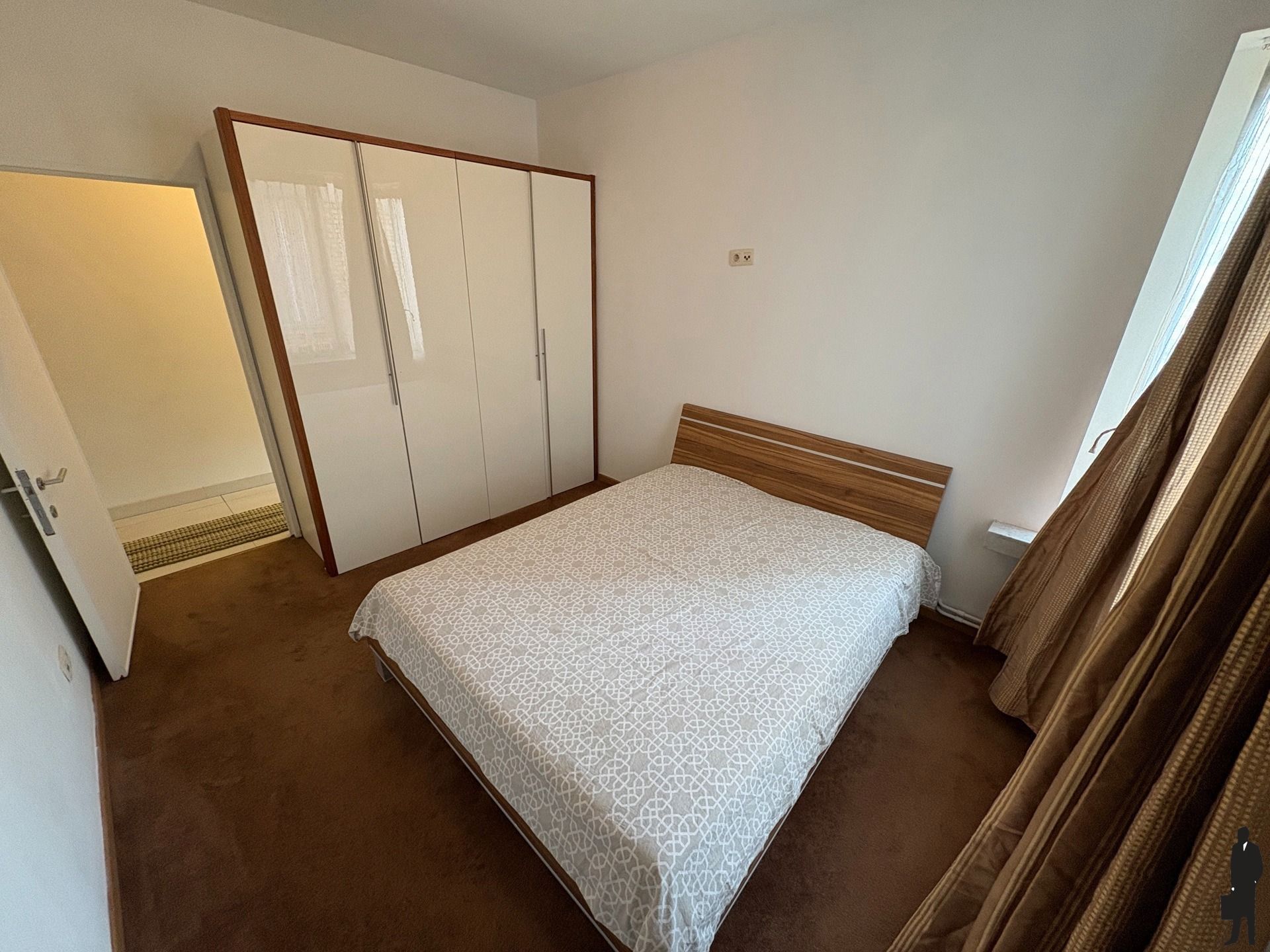 Gemeubeld instapklaar 3-slaapkamer appartement te huur foto 10