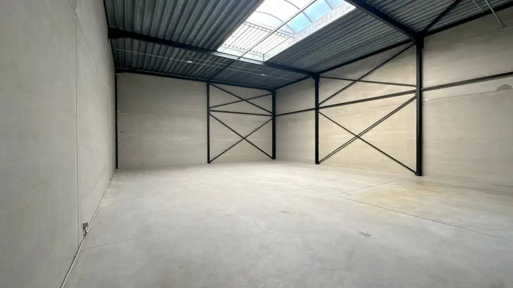 Recent magazijn te huur in bedrijvenpark Westpoort in Zwijndrecht foto 4