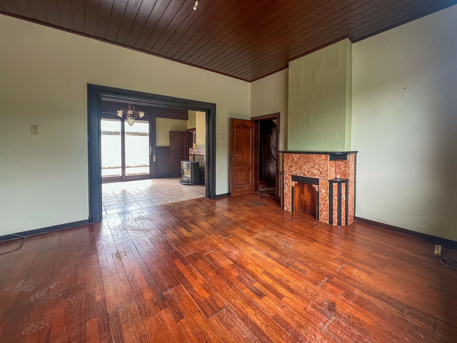 Te renoveren woning met karakter in een rustige buurt foto 2
