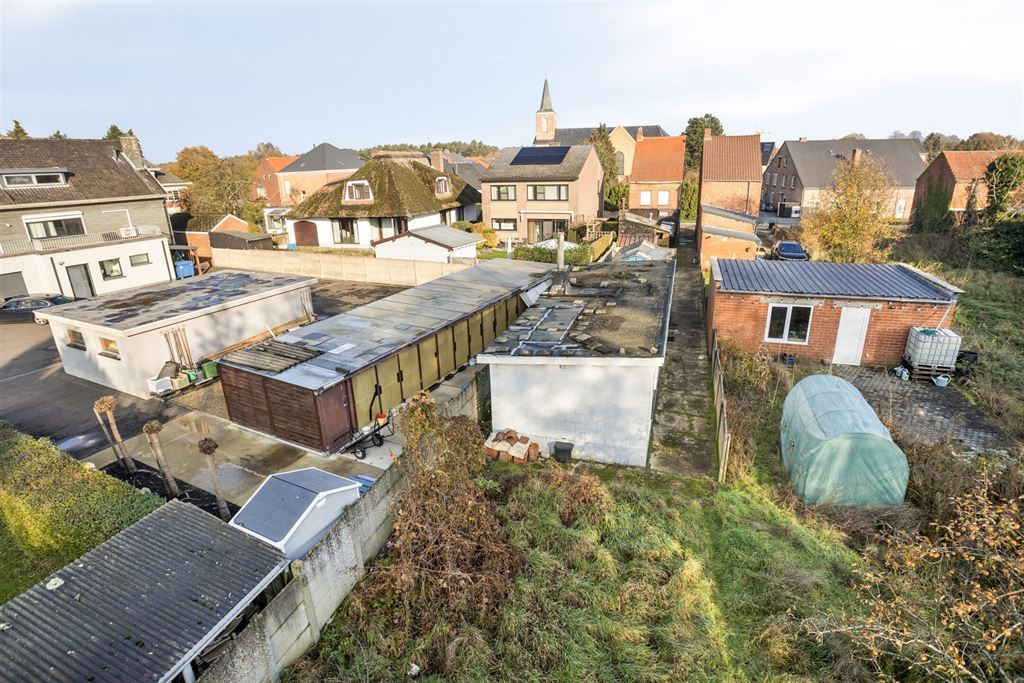 Te renoveren woning op een gunstige locatie foto 15