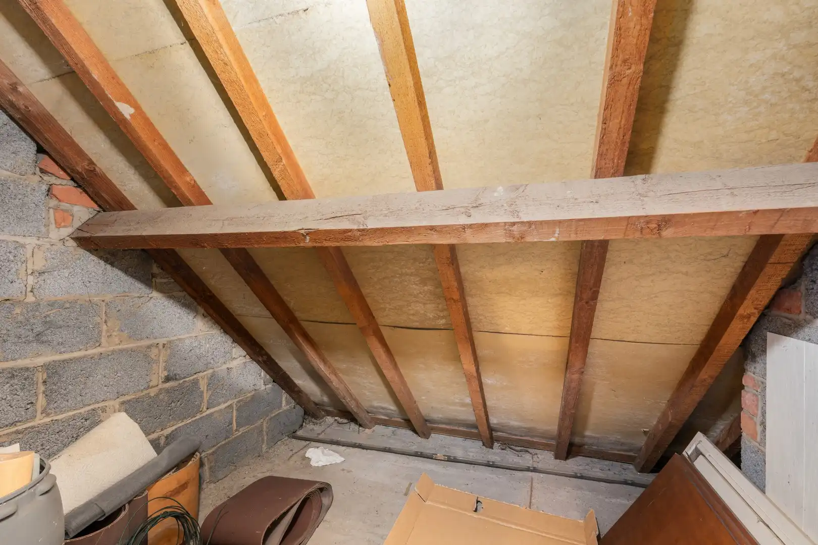 Zeer ruime kloeke woning met grote tuin! foto 19