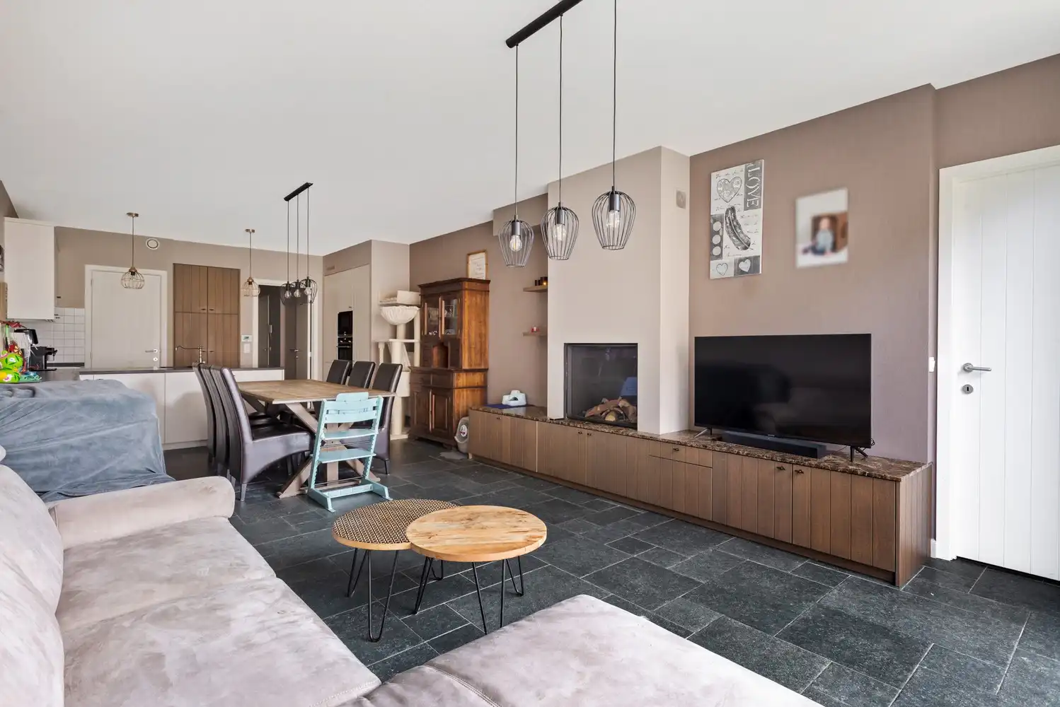 Instapklaar, recent gelijkvloers appartement met 2 slpks en tuin in Borsbeek! foto 3