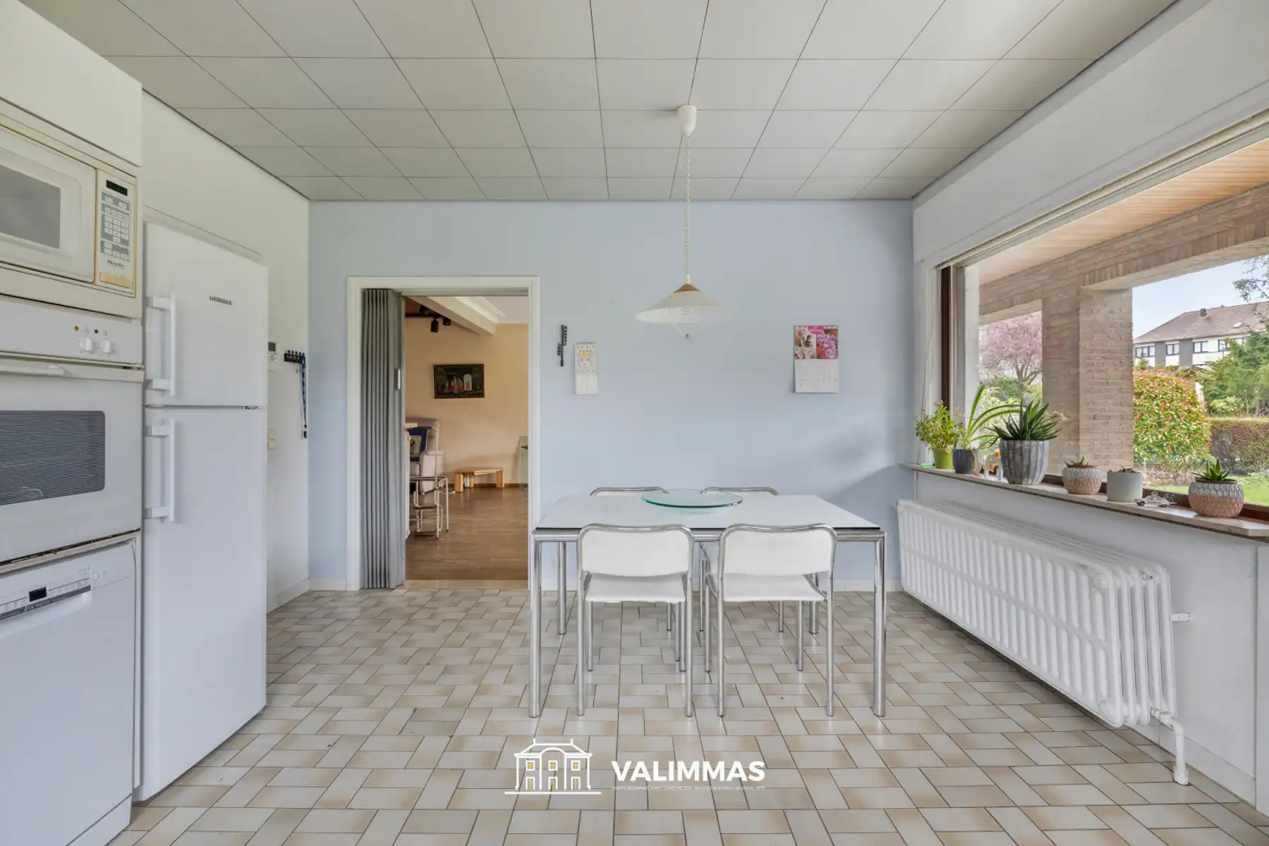 Ruime en zeer verzorgde villa met garage en mooie tuin... foto 10